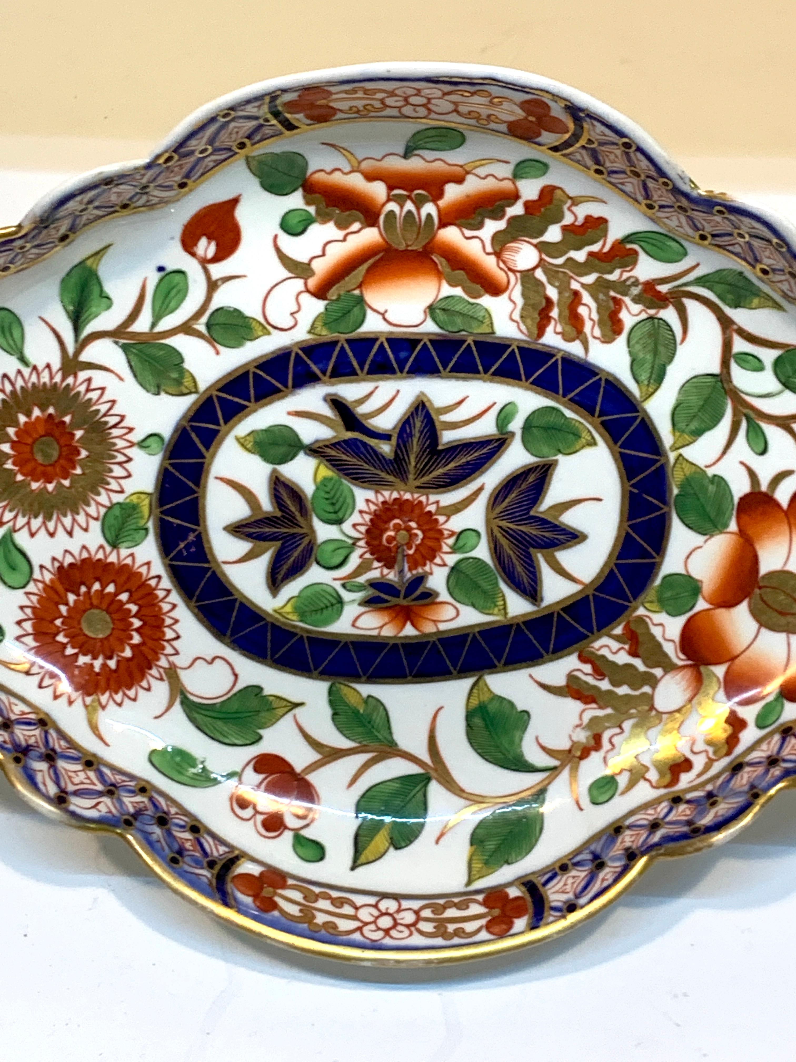 Porcelaine Plat en forme de quatre-feuilles du 19e siècle de Royal Crown Derby à motif d'arbre indien en vente