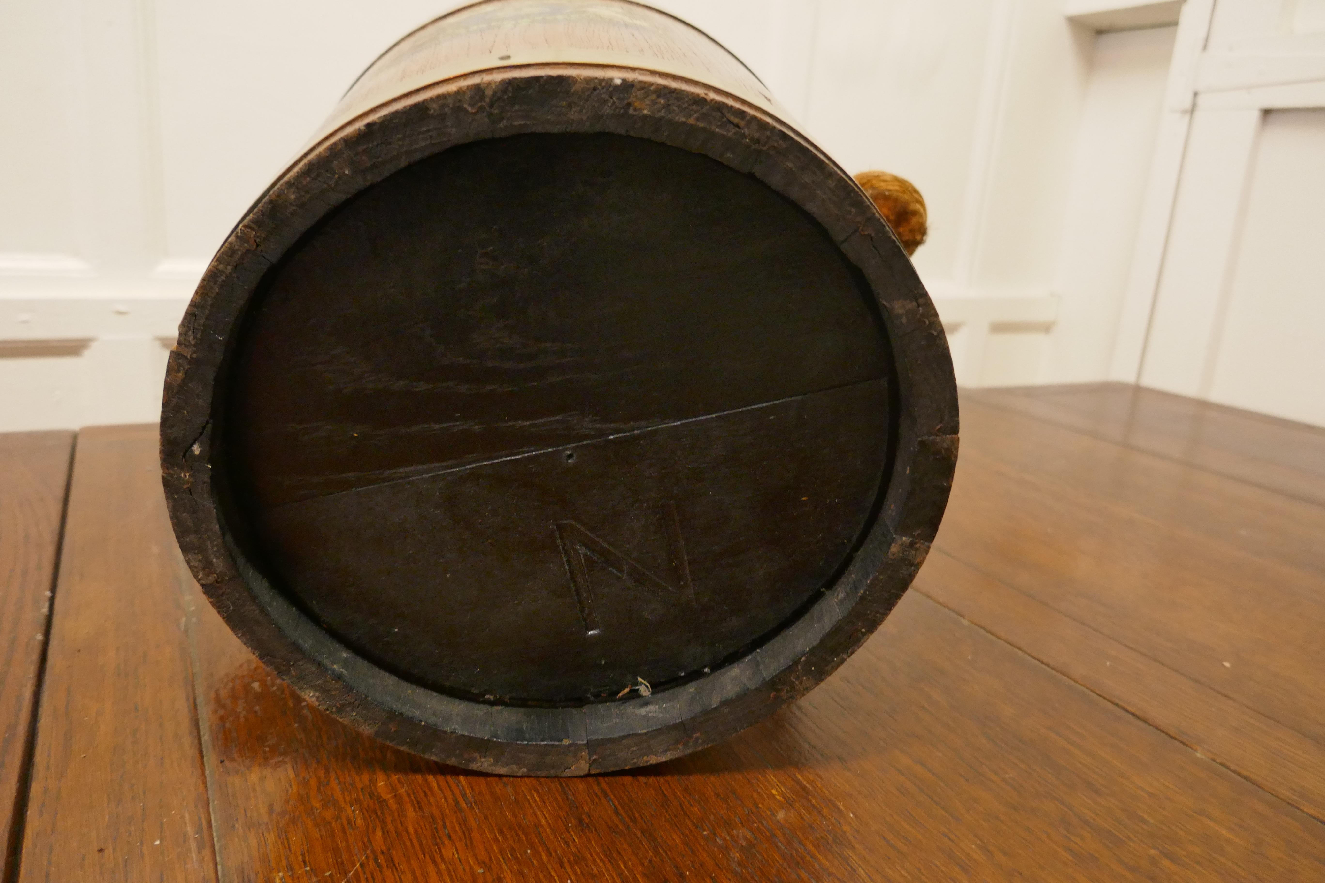 19th Century Royal Navy Oak Fire Bucket, with Plymouth Armorial Crest     In Good Condition For Sale In Chillerton, Isle of Wight