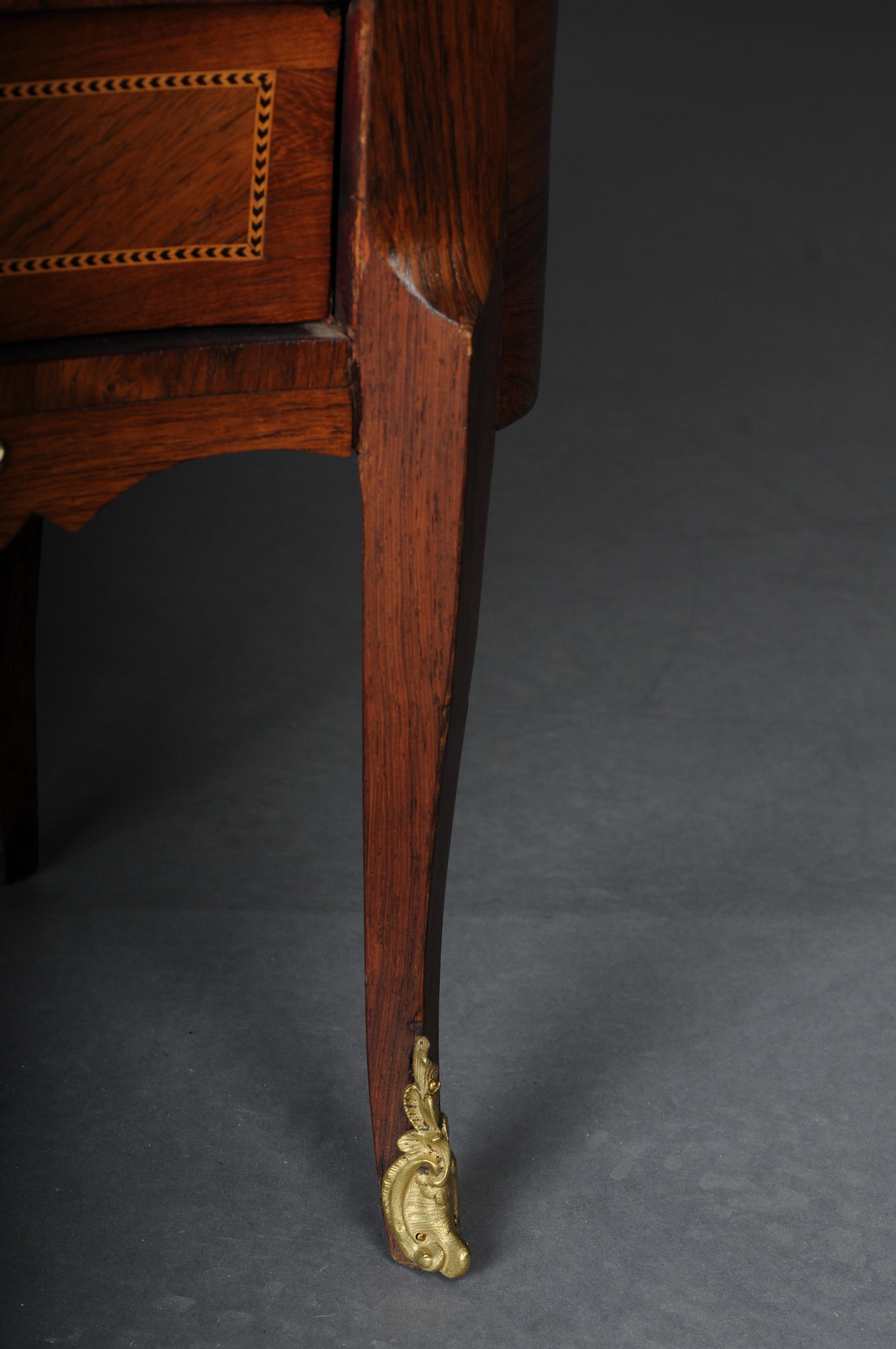 Royal Beistelltisch des 19. Jahrhunderts, Paris, feuervergoldet, Louis XV.-Stil im Angebot 10
