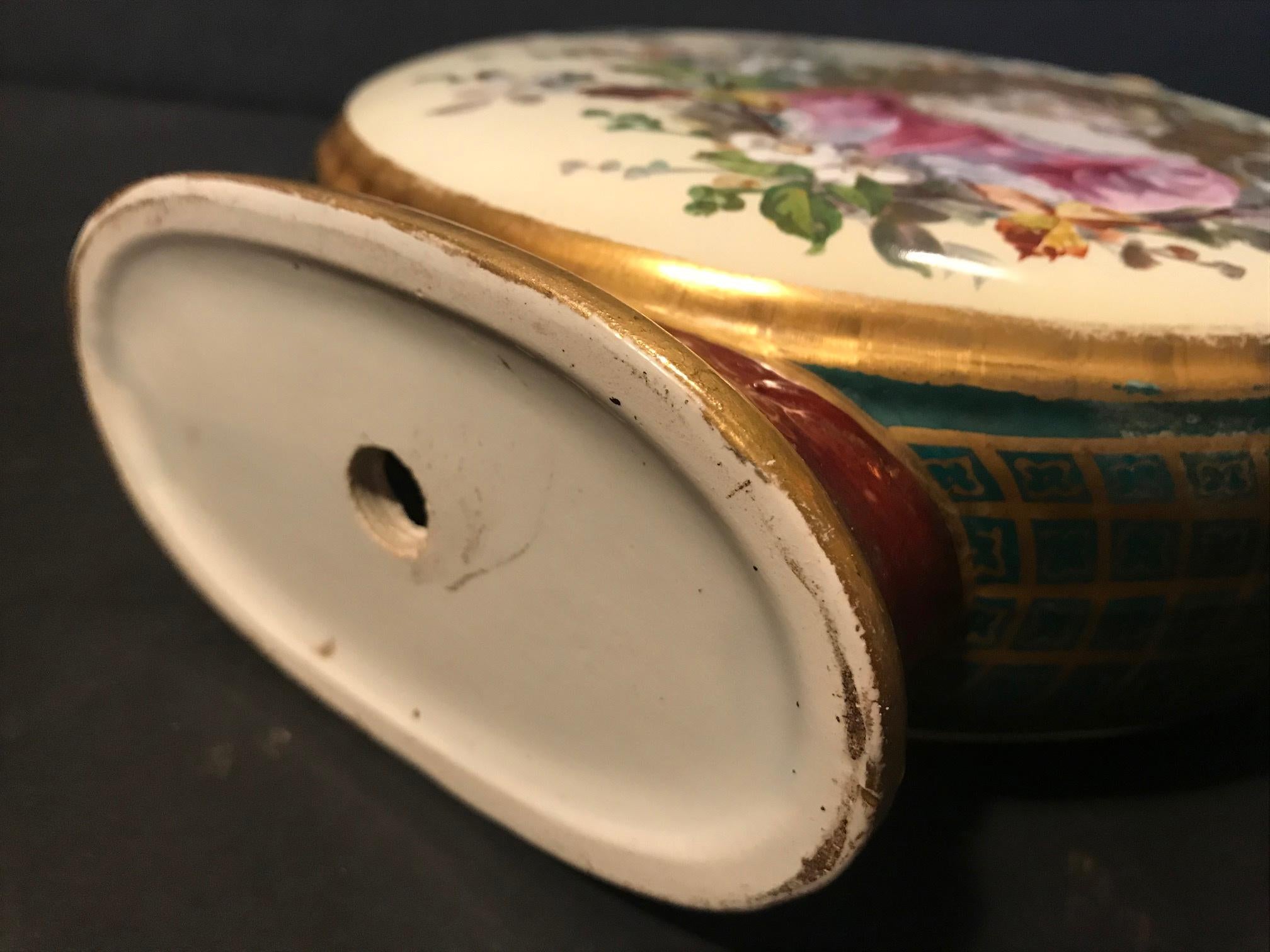 19th Century Royal Vienna Belle Époque Porcelain Moon Flask For Sale 8