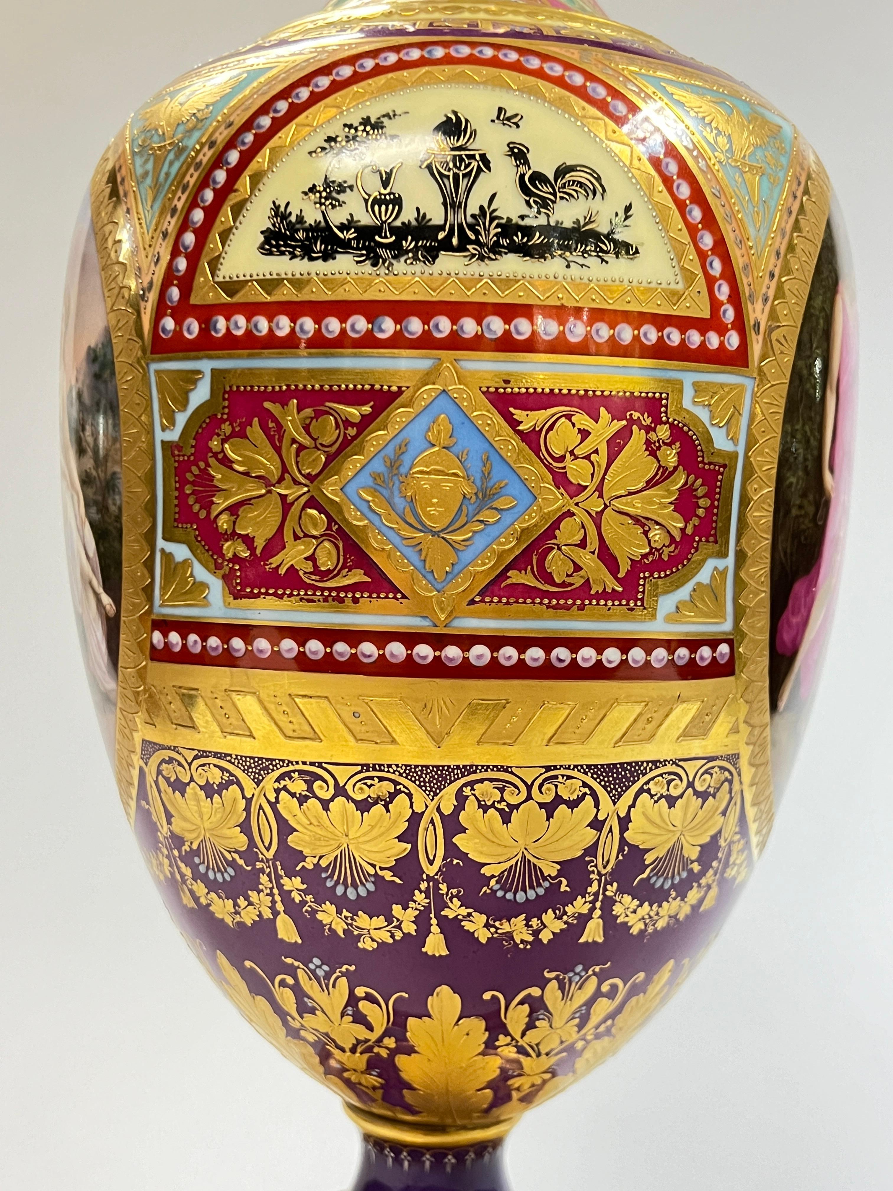 Ewer in porcellana neoclassica Royal Vienna Porcelain su supporto del XIX secolo in vendita 1