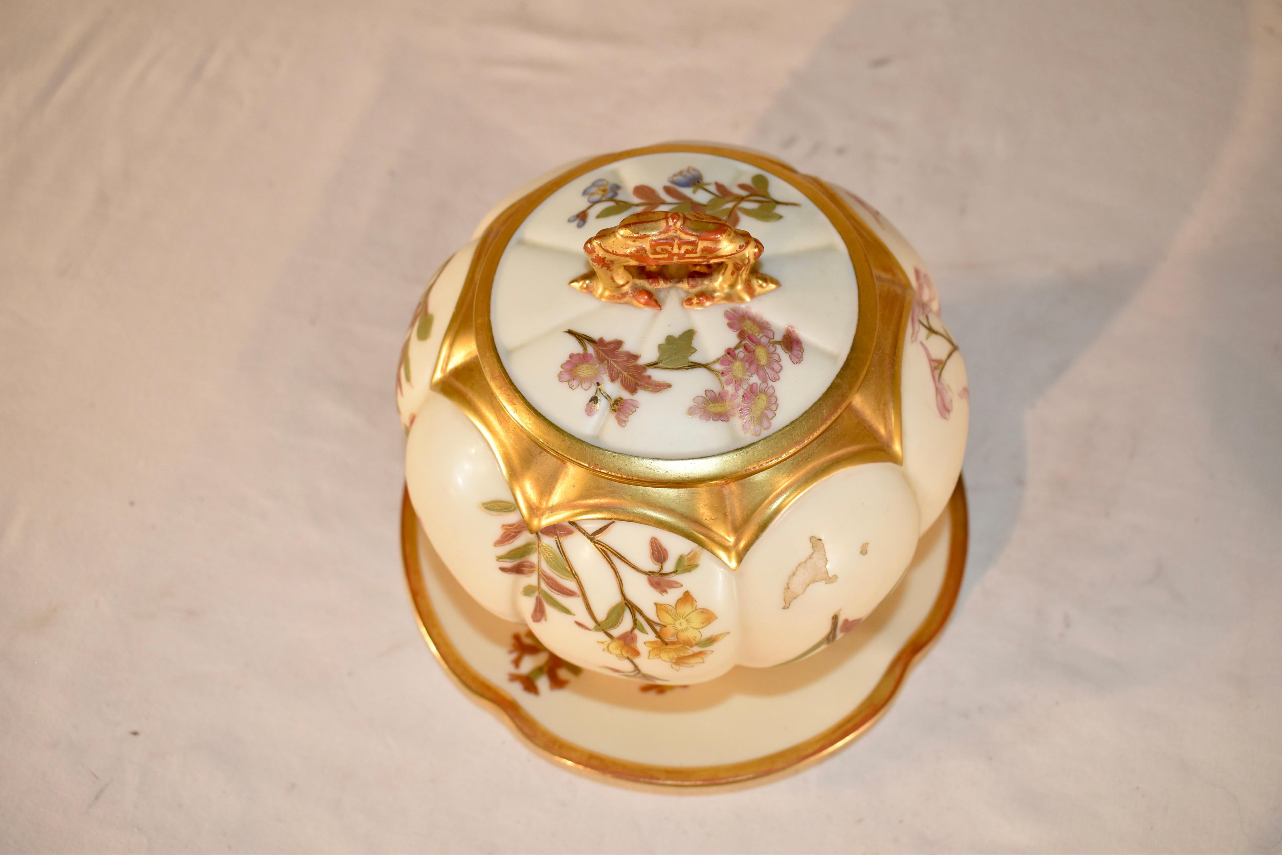 Hand-Painted 19th Century Royal Worcester Biscuit Box with Under Tray For Sale