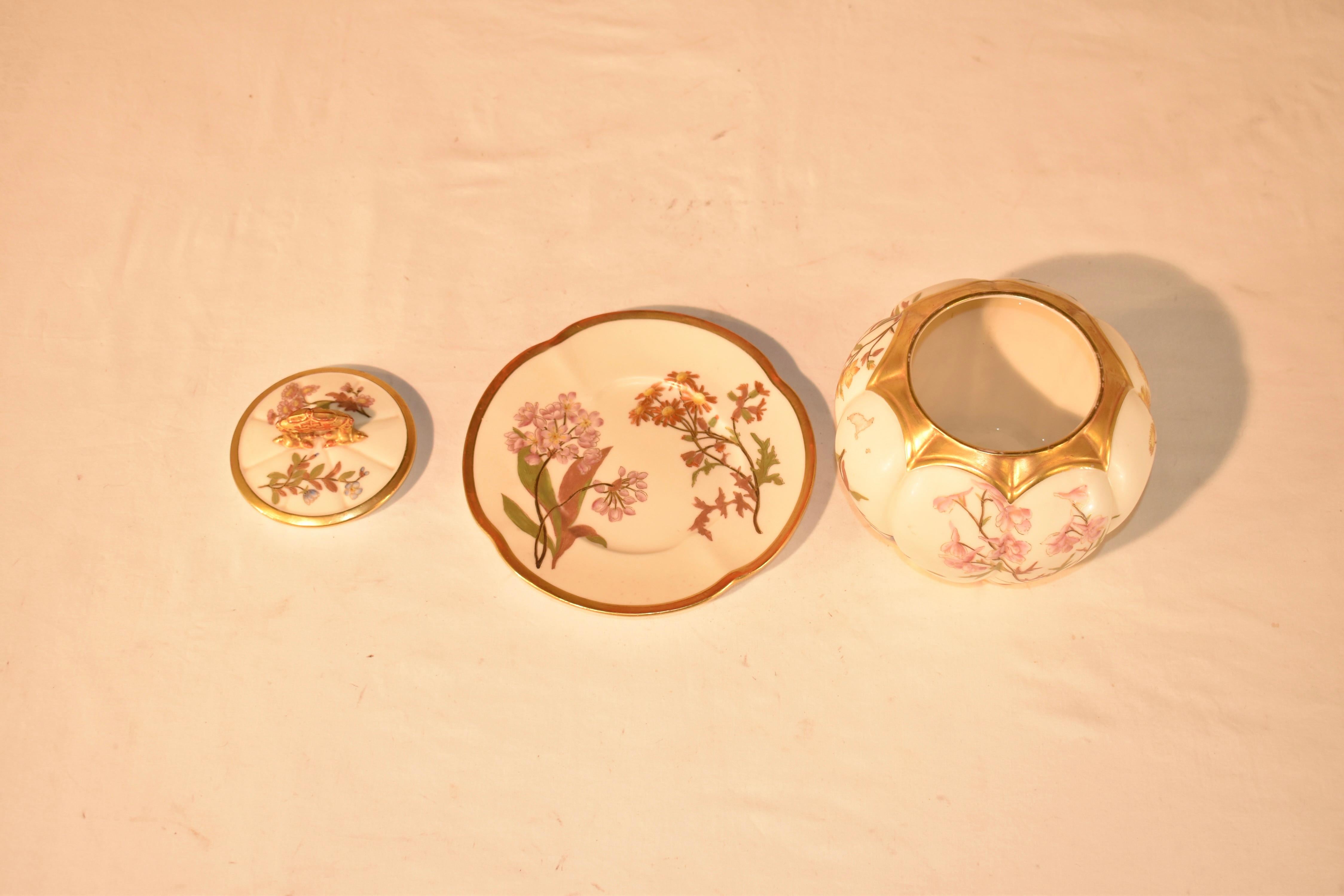 19th Century Royal Worcester Biscuit Box with Under Tray For Sale 1