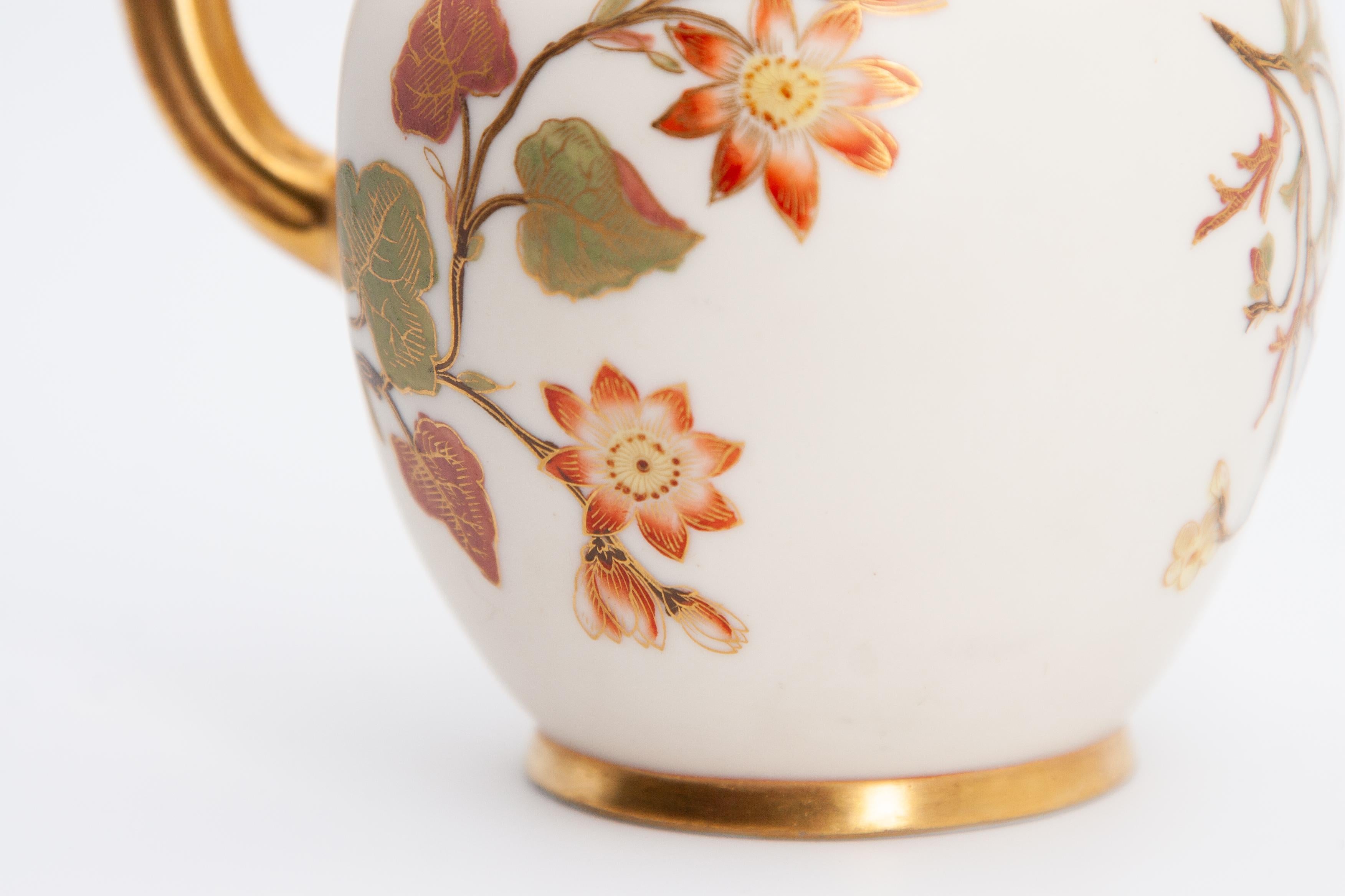 Pichet en porcelaine poudré Royal Worcester du 19ème siècle en vente 2