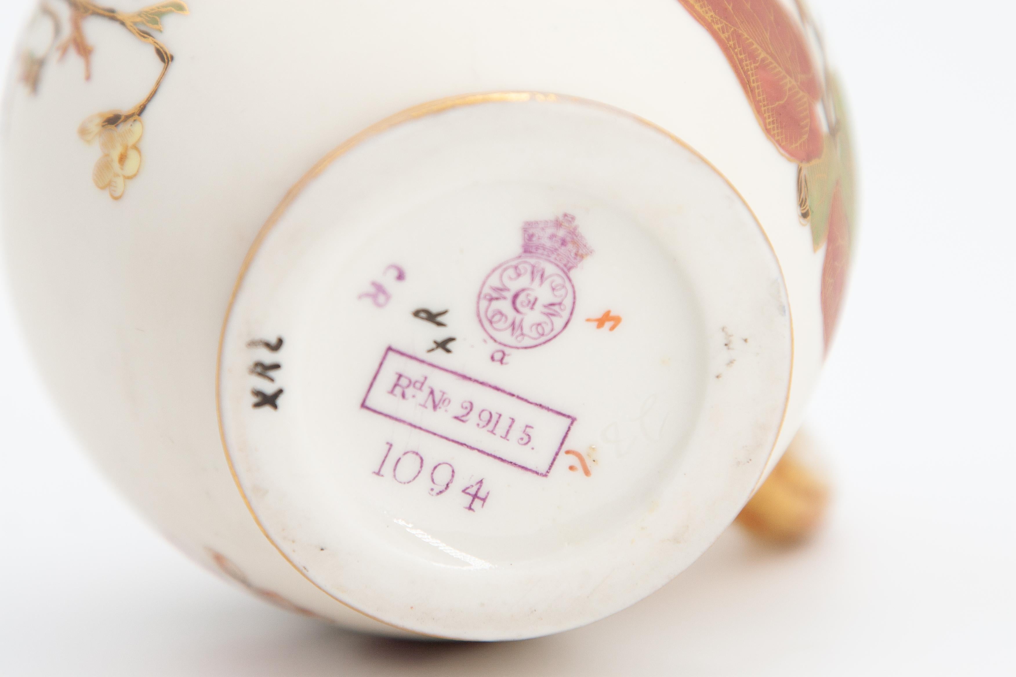 Pichet en porcelaine poudré Royal Worcester du 19ème siècle en vente 4