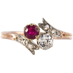 19. Jahrhundert Rubin Diamanten 18 Karat Rose Gold Du und Ich Ring