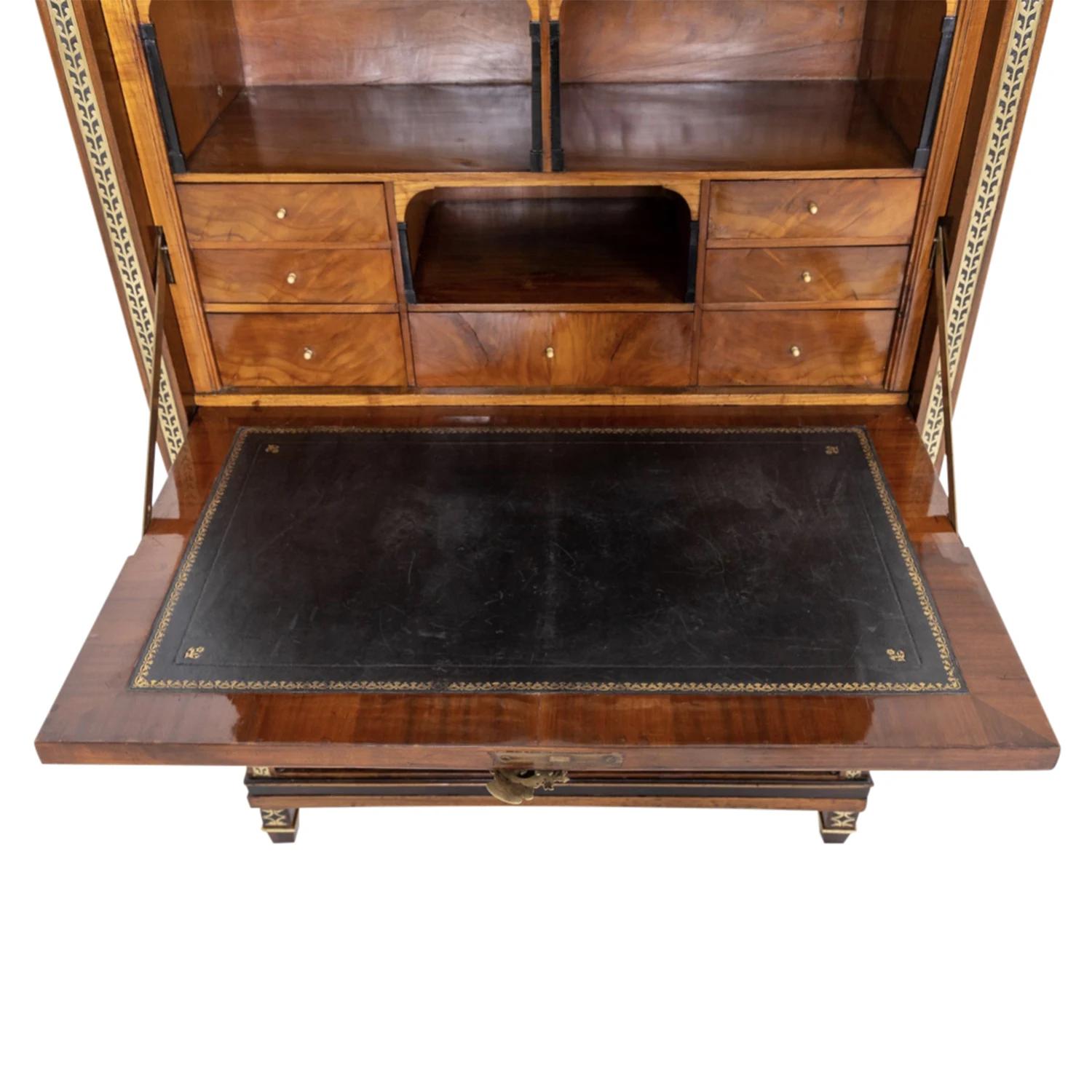 19th Century Russian Antique Veneered Mahogany Secretary by Heinrich Gambs In Good Condition For Sale In West Palm Beach, FL