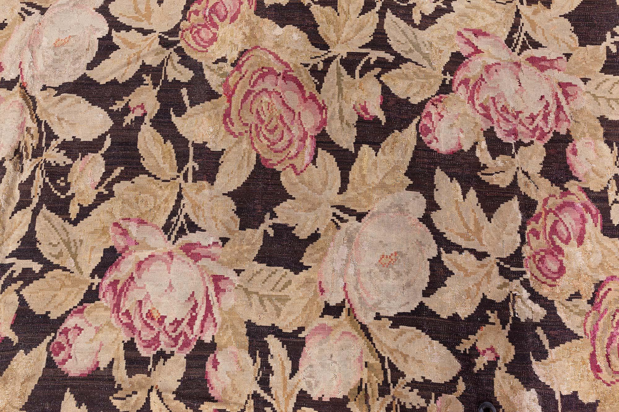 Doris Leslie Blauer russischer bessarabischer botanischer Wollteppich aus dem 19. Jahrhundert im Angebot 1