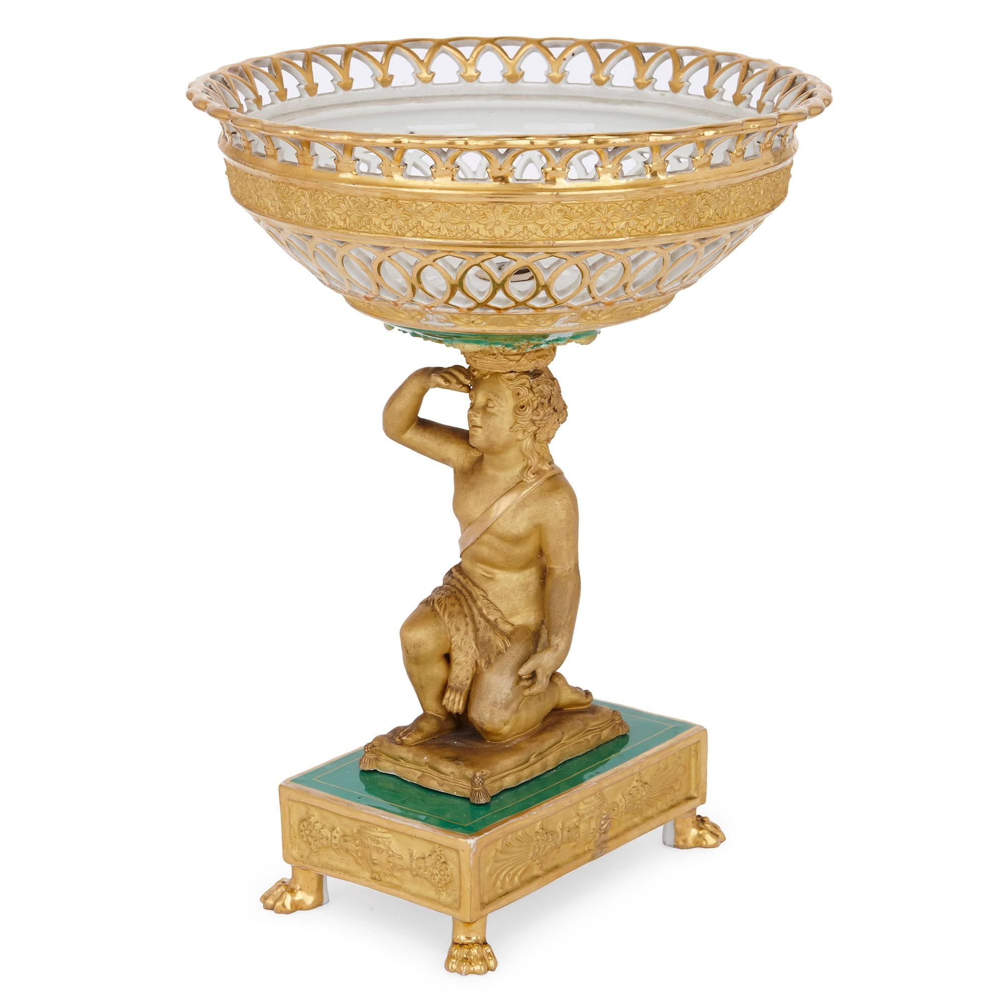 Centre de table russe en porcelaine dorée du 19ème siècle par la manufacture Popov Bon état - En vente à London, GB