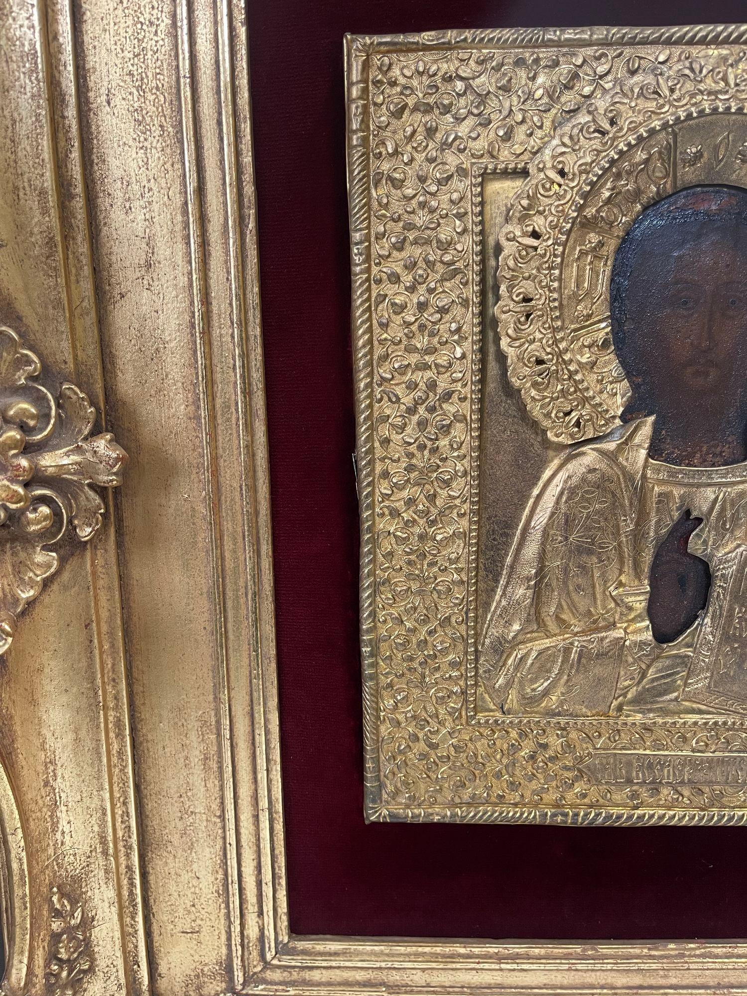 Icone russe del XIX secolo raffiguranti il Cristo Pantocratore con cornice in metallo dorato e dorata in vendita 2