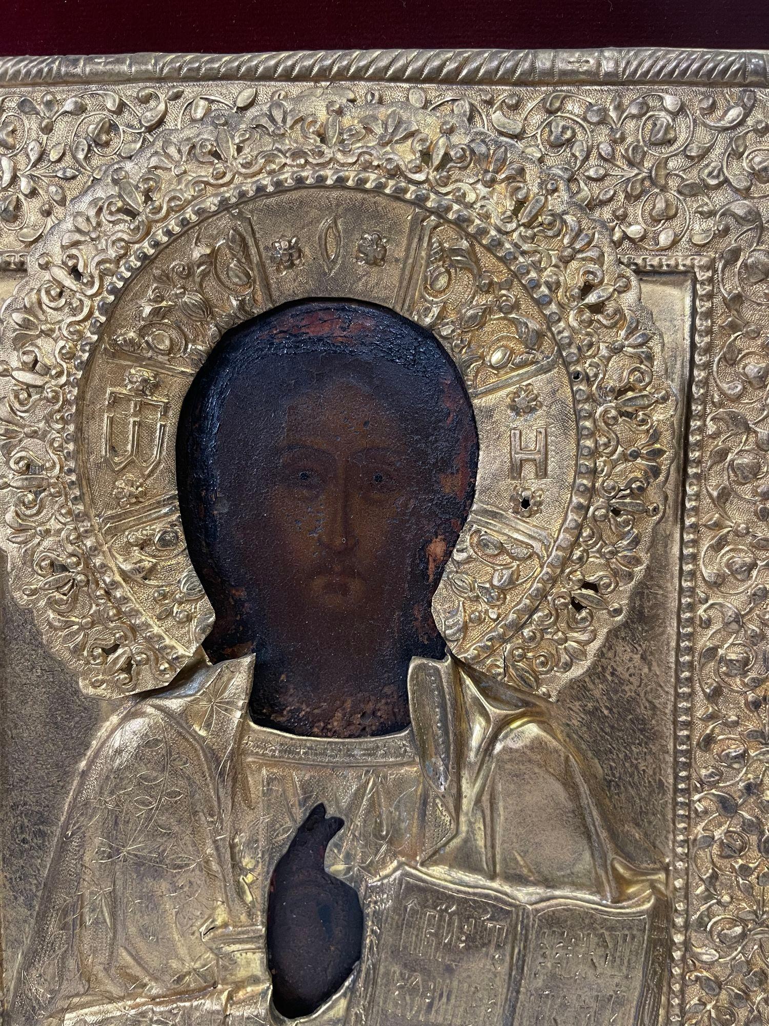 Icone russe del XIX secolo raffiguranti il Cristo Pantocratore con cornice in metallo dorato e dorata in vendita 3