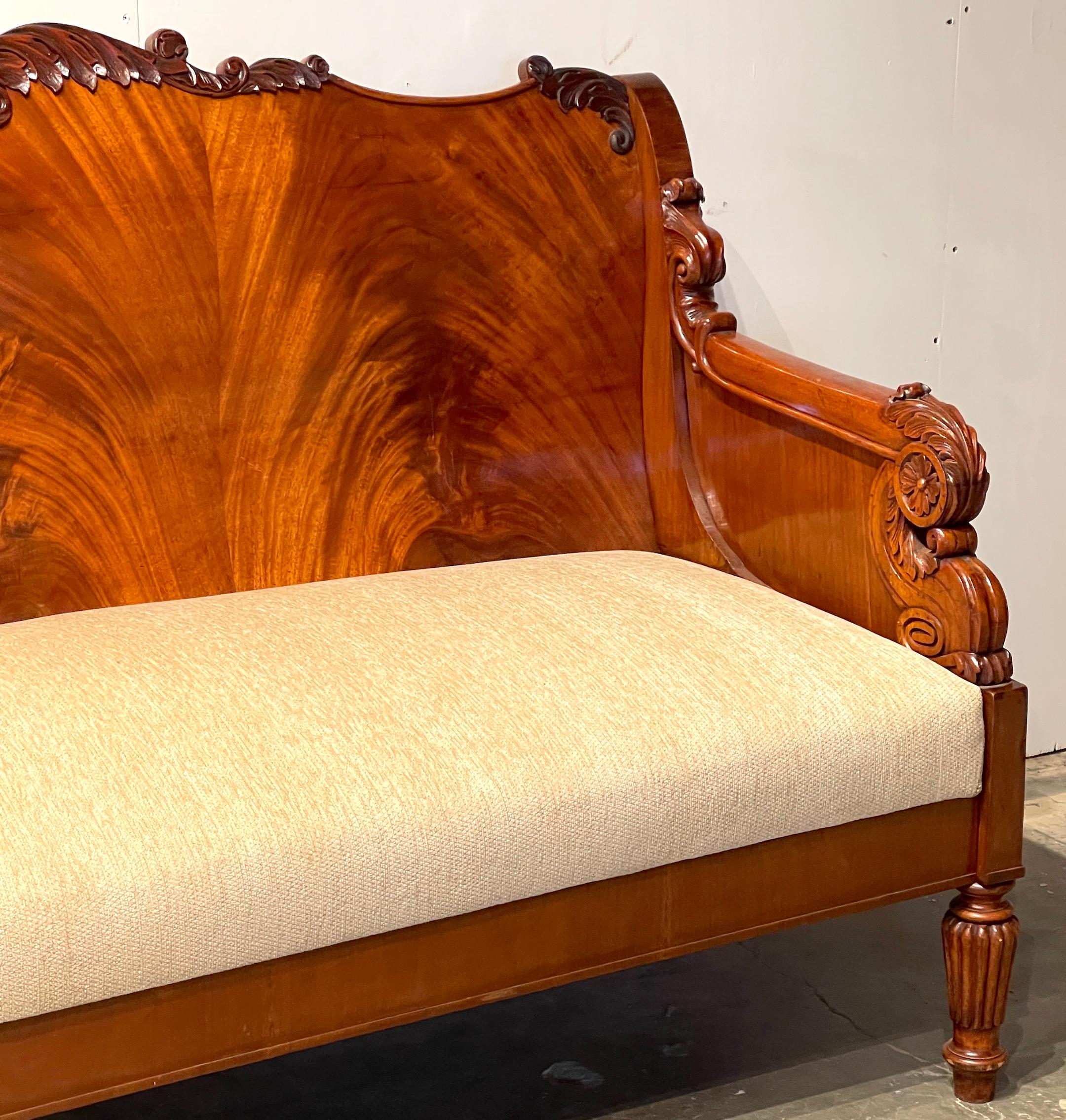 19th Century Russian Neoclassical Flame Mahogany Sofa In Good Condition For Sale In West Palm Beach, FL