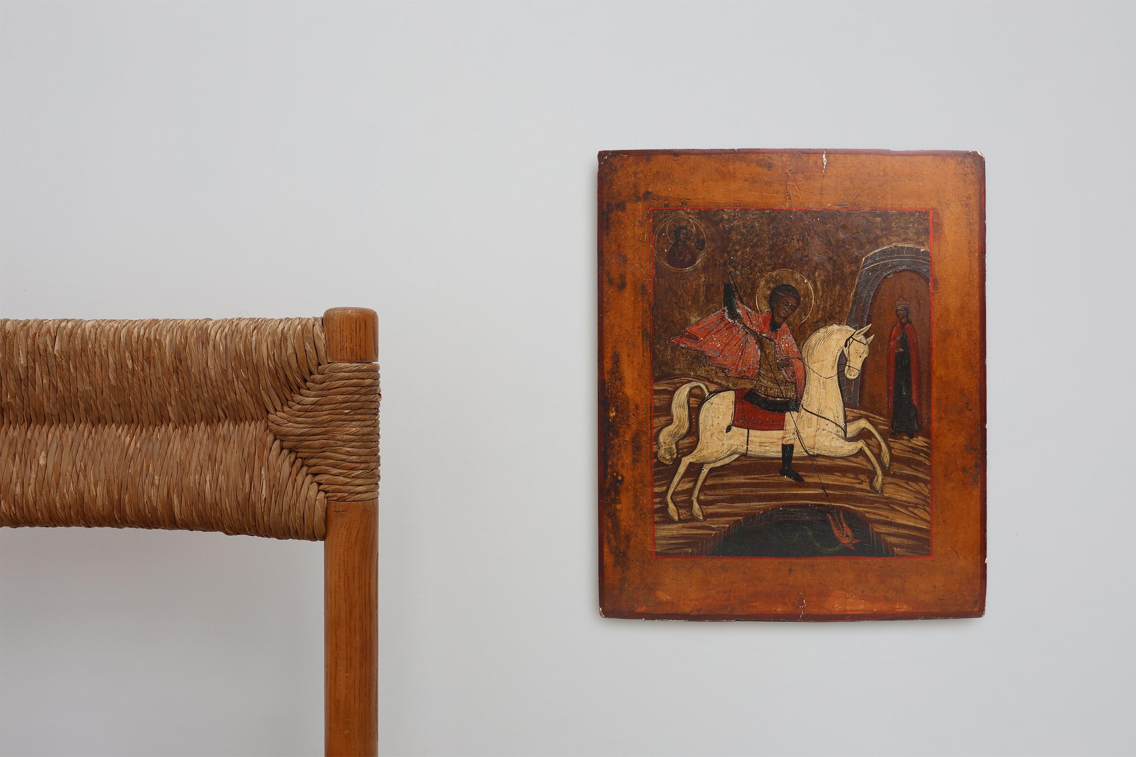 Rustique Icône religieuse russe du XIXe siècle représentant Saint George et le dragon, peinte à la main en vente