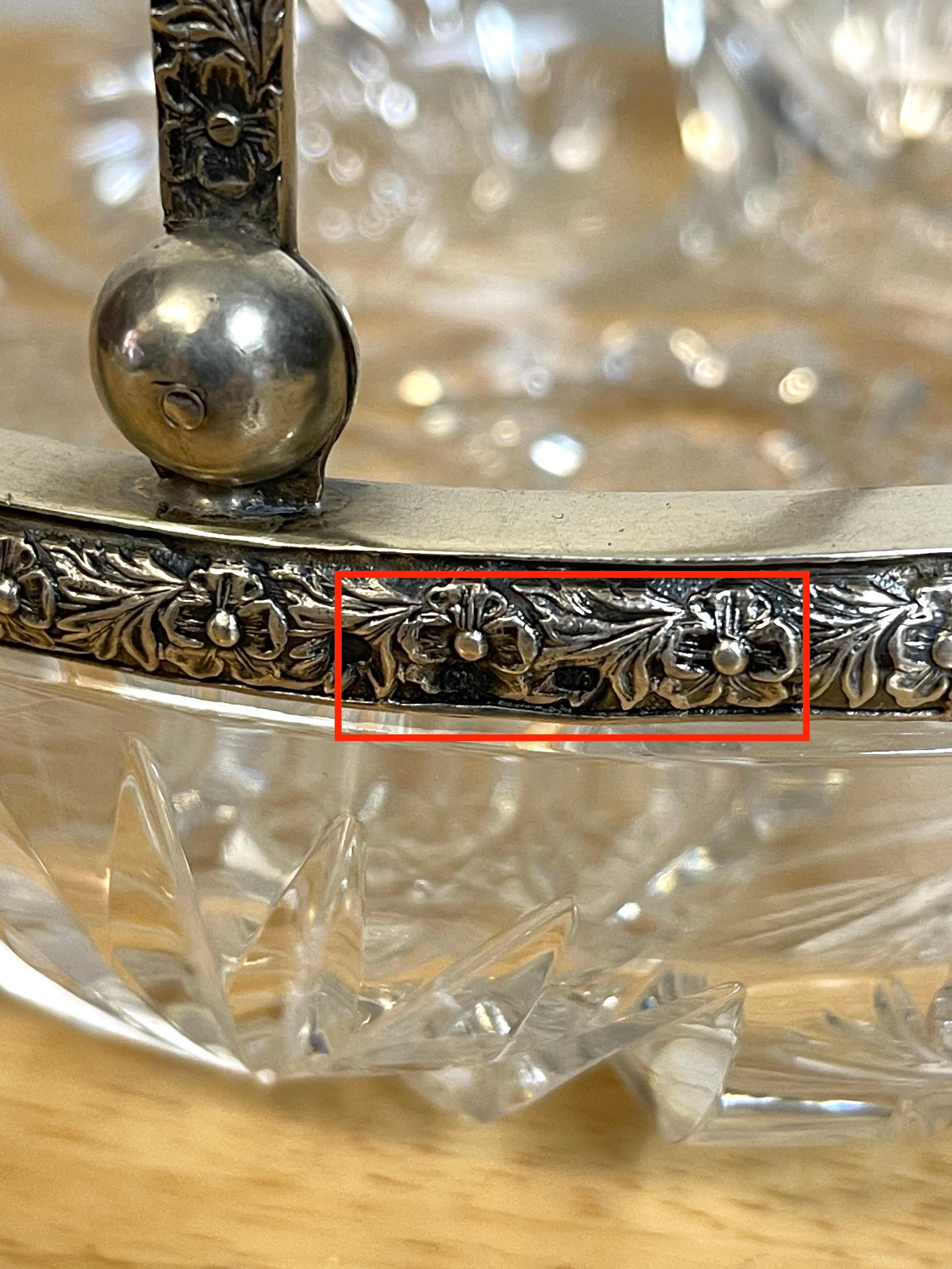Russischer Korb mit Swing-Handle aus Silber und geschliffenem Glas aus dem 19. Jahrhundert im Angebot 2
