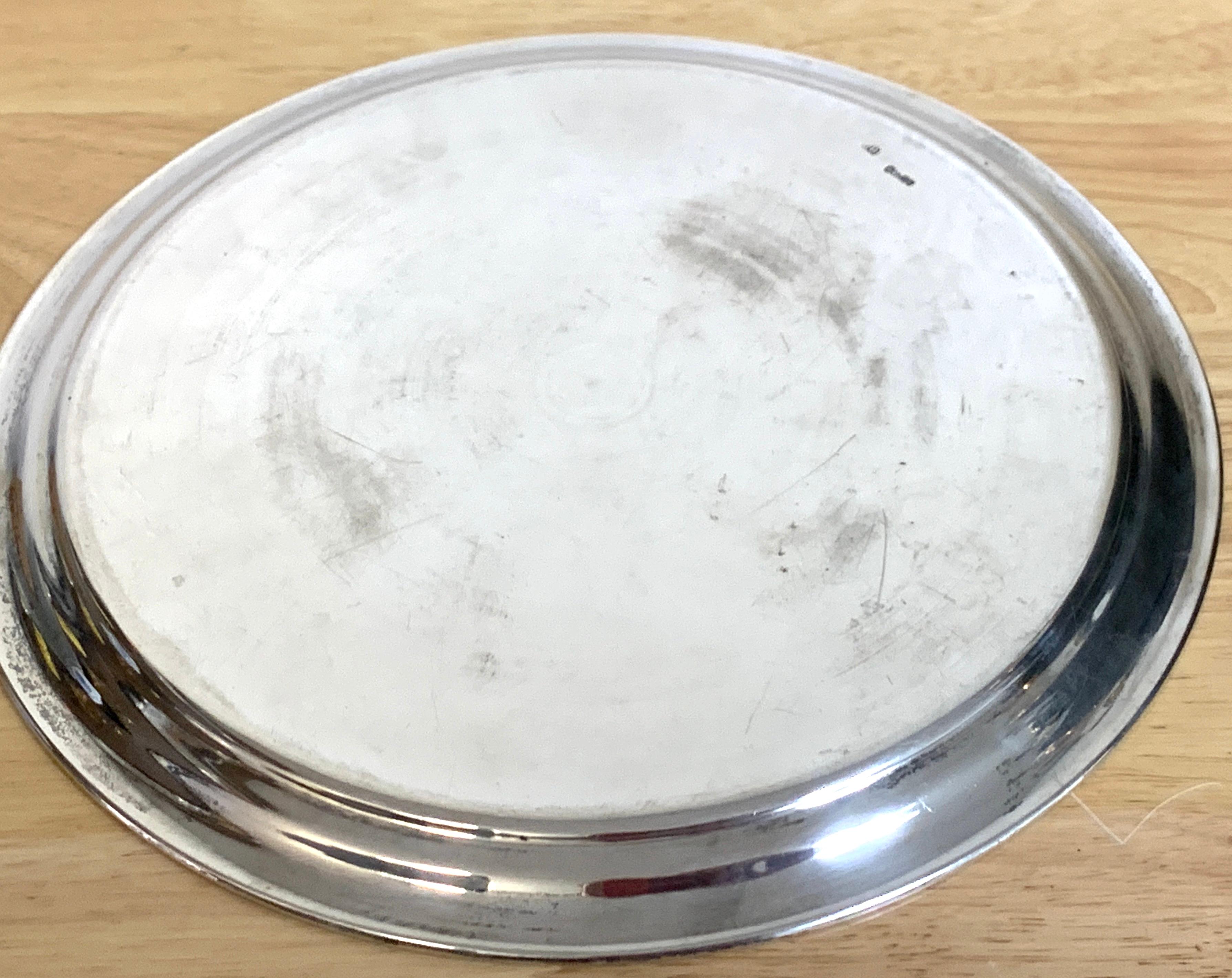 Bandeja rusa de plata grabada del siglo XIX, 1879 Plata esterlina en venta