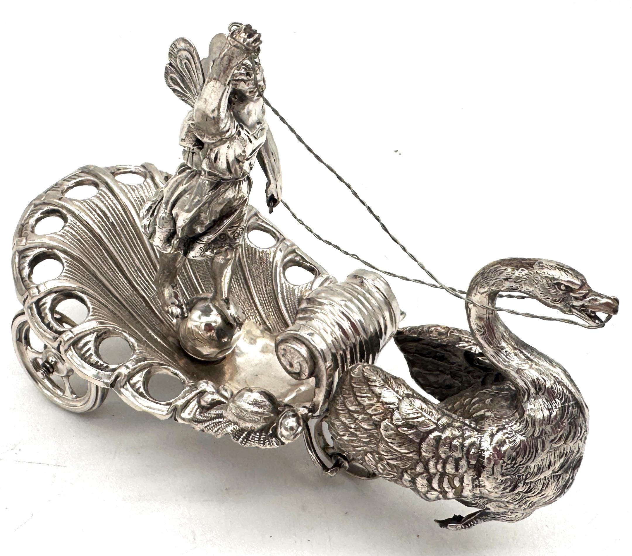 Russo Ornamento da tavolo in argento russo del XIX secolo con Venere e cigno figurati in vendita