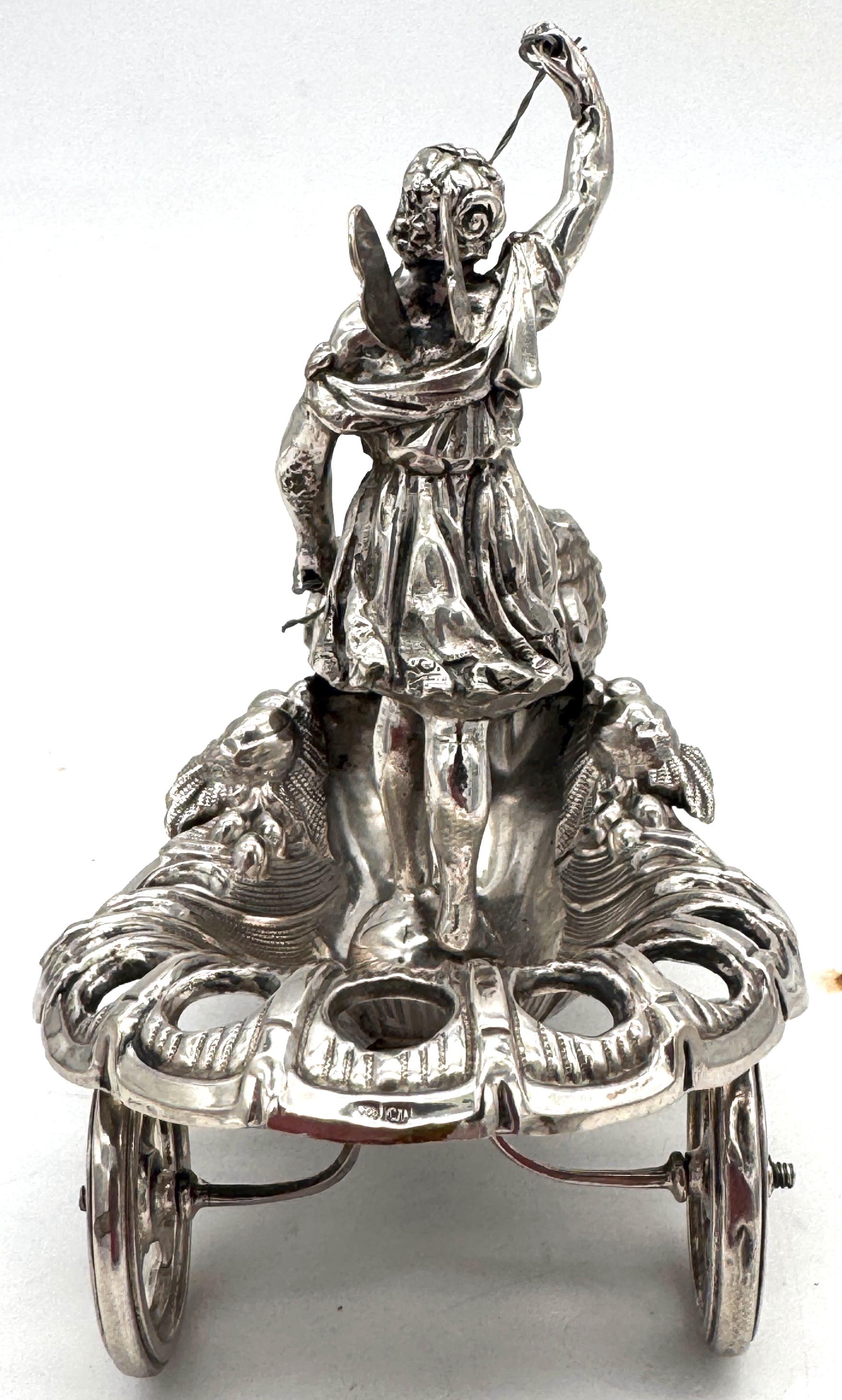 Ornamento da tavolo in argento russo del XIX secolo con Venere e cigno figurati in vendita 1