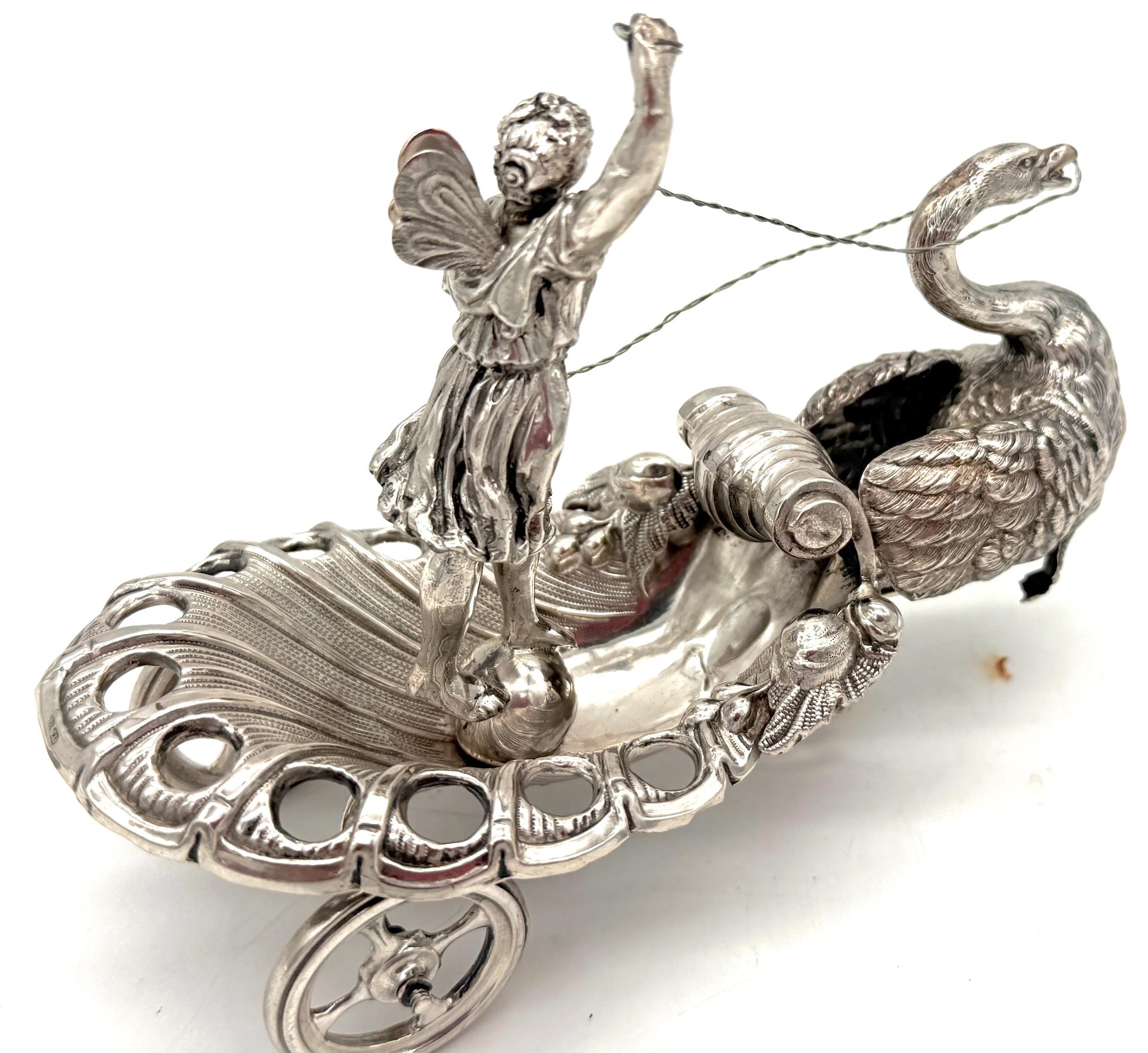 Ornamento da tavolo in argento russo del XIX secolo con Venere e cigno figurati in vendita 3
