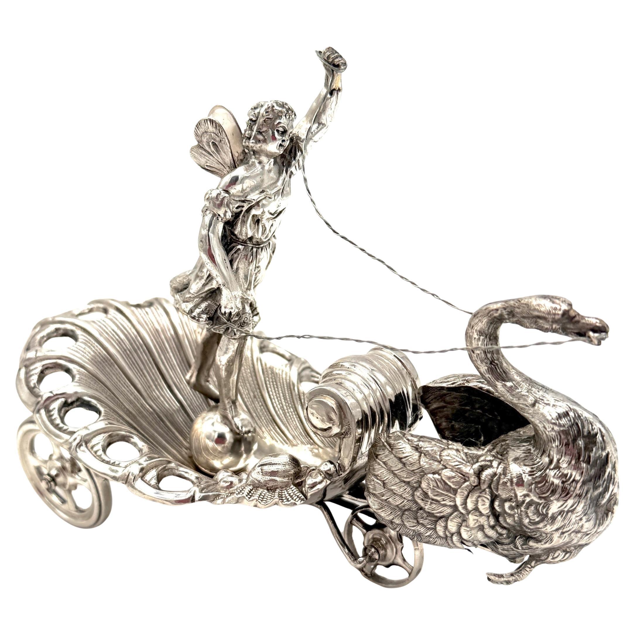 Ornamento da tavolo in argento russo del XIX secolo con Venere e cigno figurati