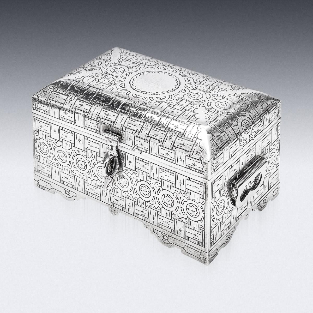 19th Century Russian Solid Silver Trompe L'oeil Box, Moscow, c.1891 In Good Condition In Royal Tunbridge Wells, Kent