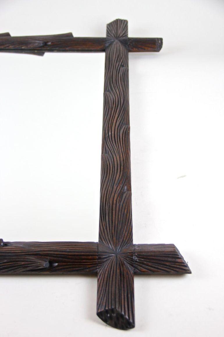 Miroir rustique du 19e siècle de Black Forest, sculpté à la main, Autriche vers 1890 en vente 3