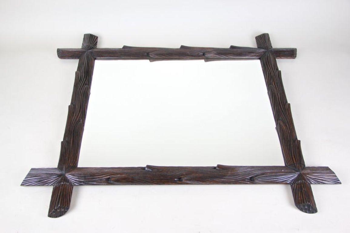 Miroir rustique du 19e siècle de Black Forest, sculpté à la main, Autriche vers 1890 en vente 1