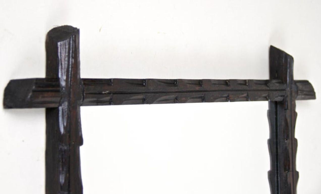 Autrichien Miroir mural rustique Black Forest du XIXe siècle, sculpté à la main, Autriche, vers 1880 en vente