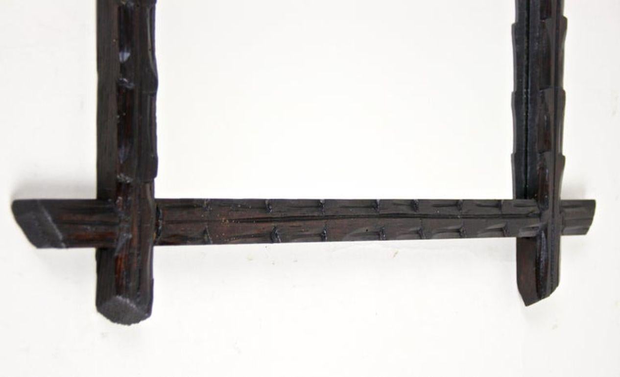 20ième siècle Miroir mural rustique Black Forest du XIXe siècle, sculpté à la main, Autriche, vers 1880 en vente
