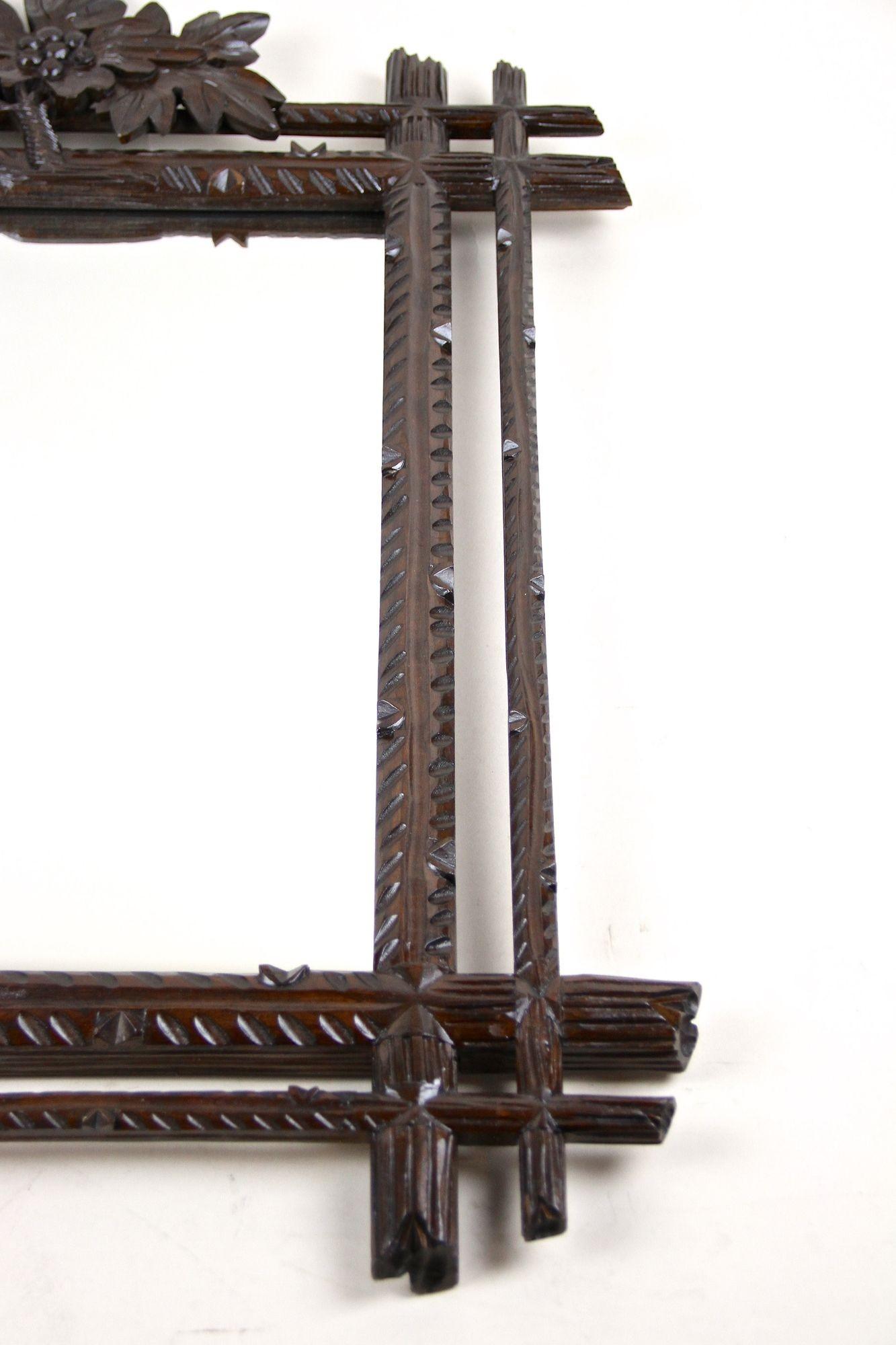 19th Century Rustic Black Forest Wall Mirror with Double Frame, AT circa 1890 For Sale 8