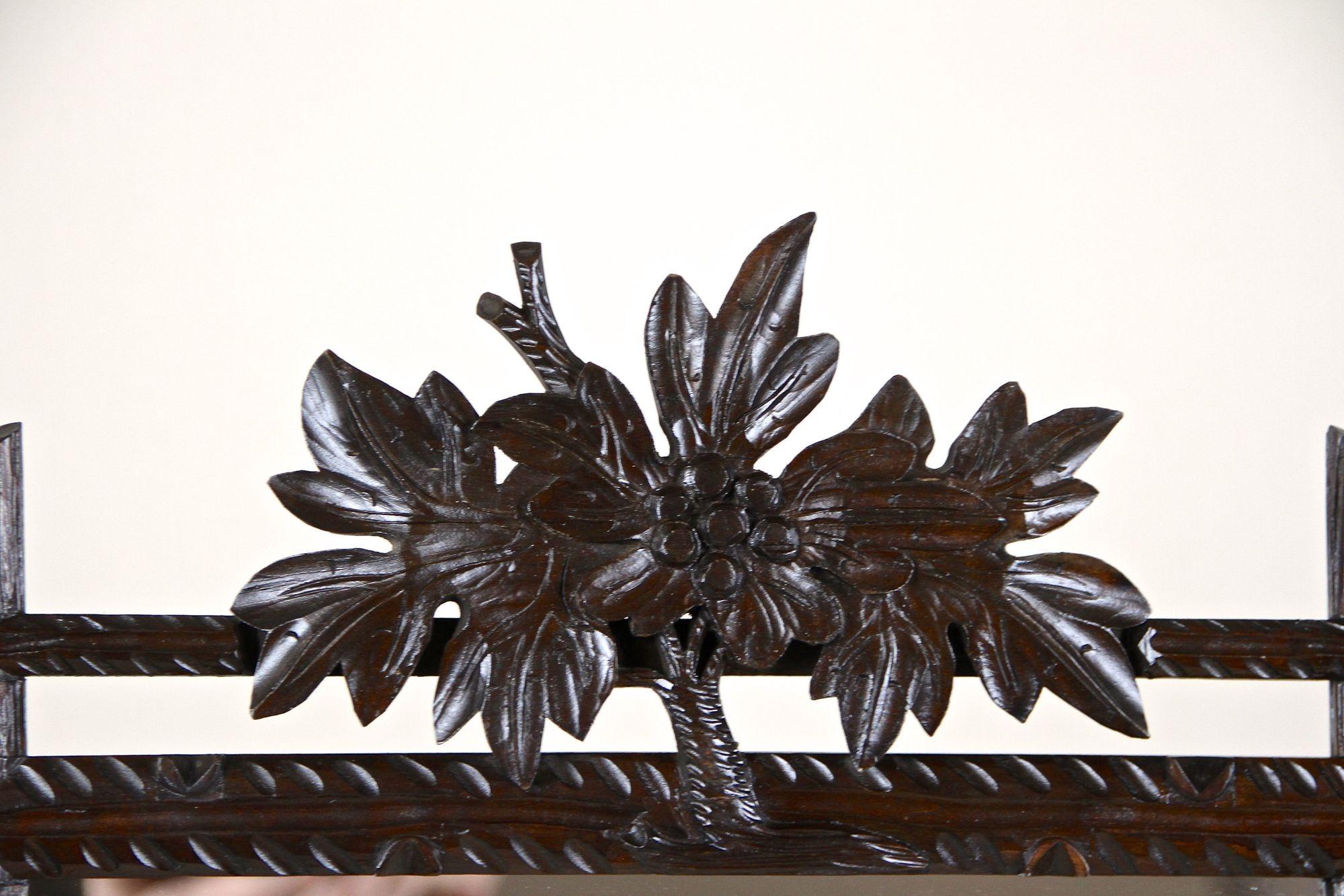 19th Century Rustic Black Forest Wall Mirror with Double Frame, AT circa 1890 For Sale 1