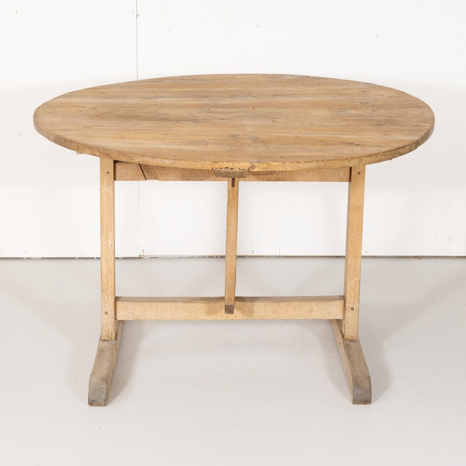 19th Century Rustic Bleached Pine French Vendange or Wine Tasting Tilt-Top Table In Good Condition In Birmingham, AL