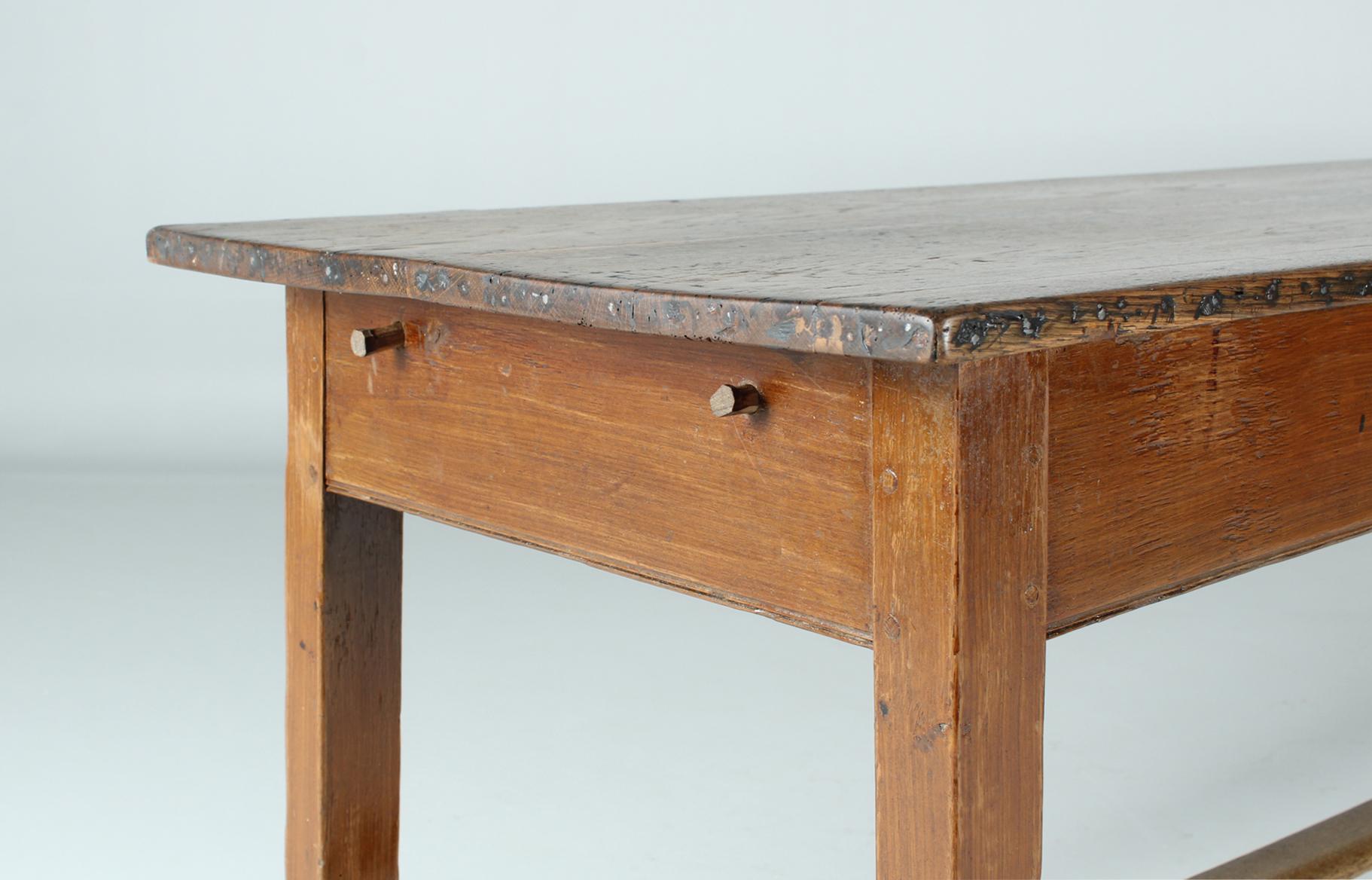 19th Century Rustic Brewery Table with Beautiful Patina, Oak, Northern Germany 3