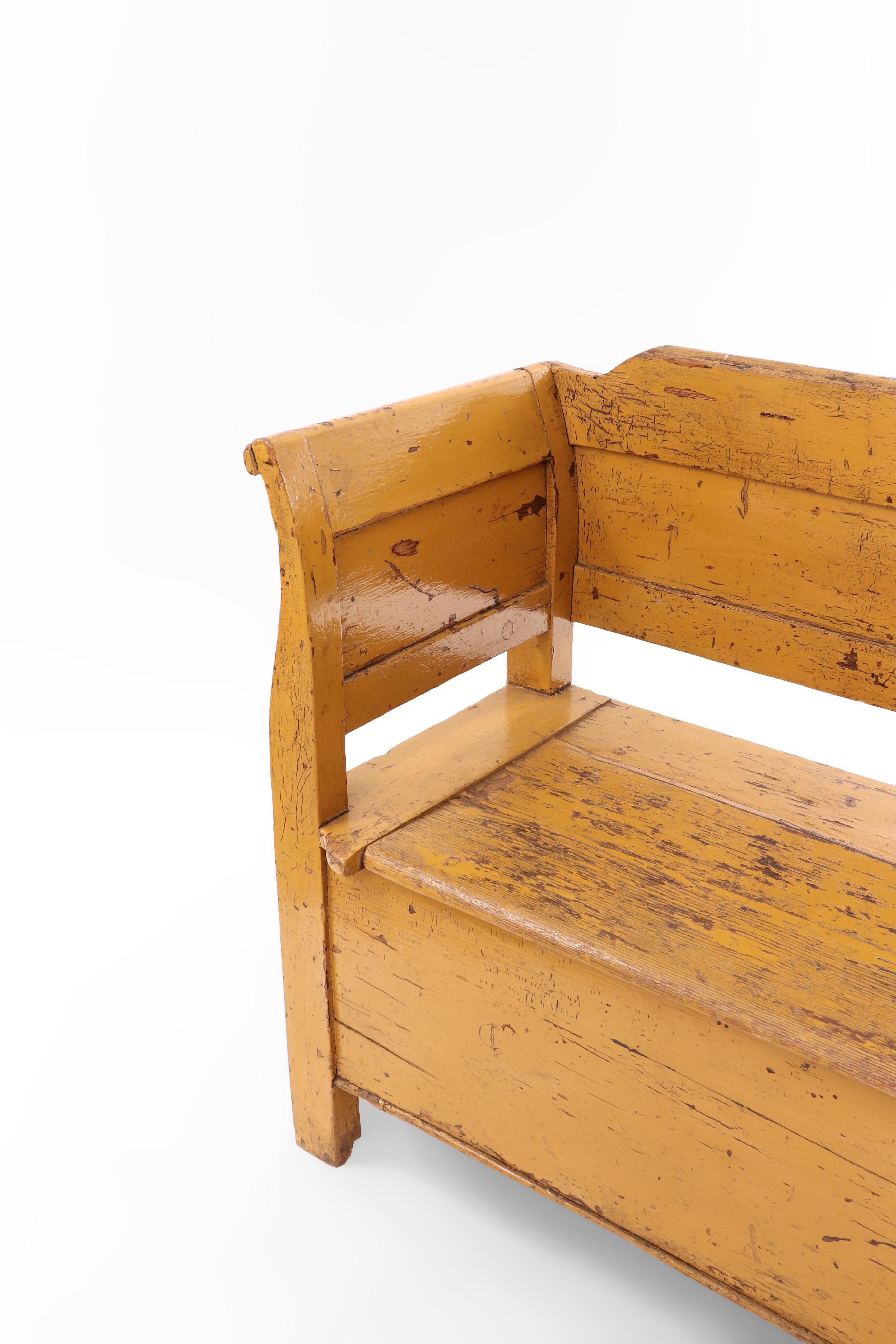 19th Century Rustic Canadian Yellow Wooden Bench For Sale 1