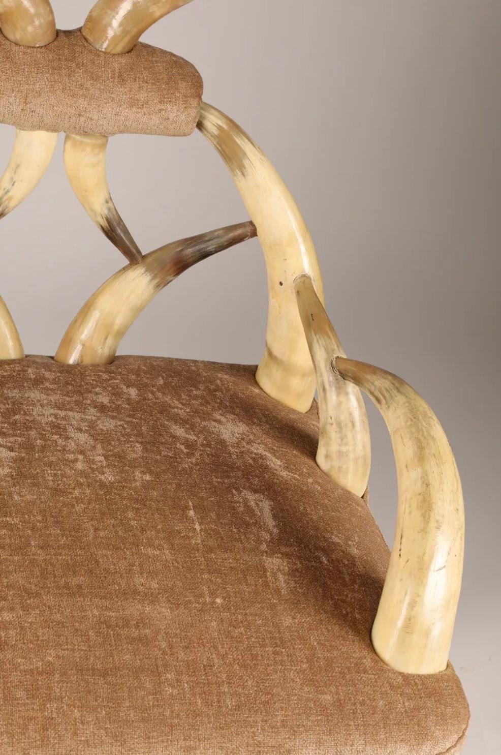Fauteuil et pouf en corne de bovin rustique du 19e siècle Bon état - En vente à Hampstead, QC