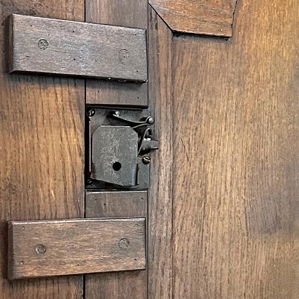 Armadietto rustico francese del XIX secolo con alzata in vendita 4