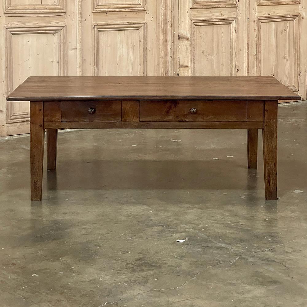 19th Century Rustic Country French Walnut Coffee Table In Good Condition For Sale In Dallas, TX