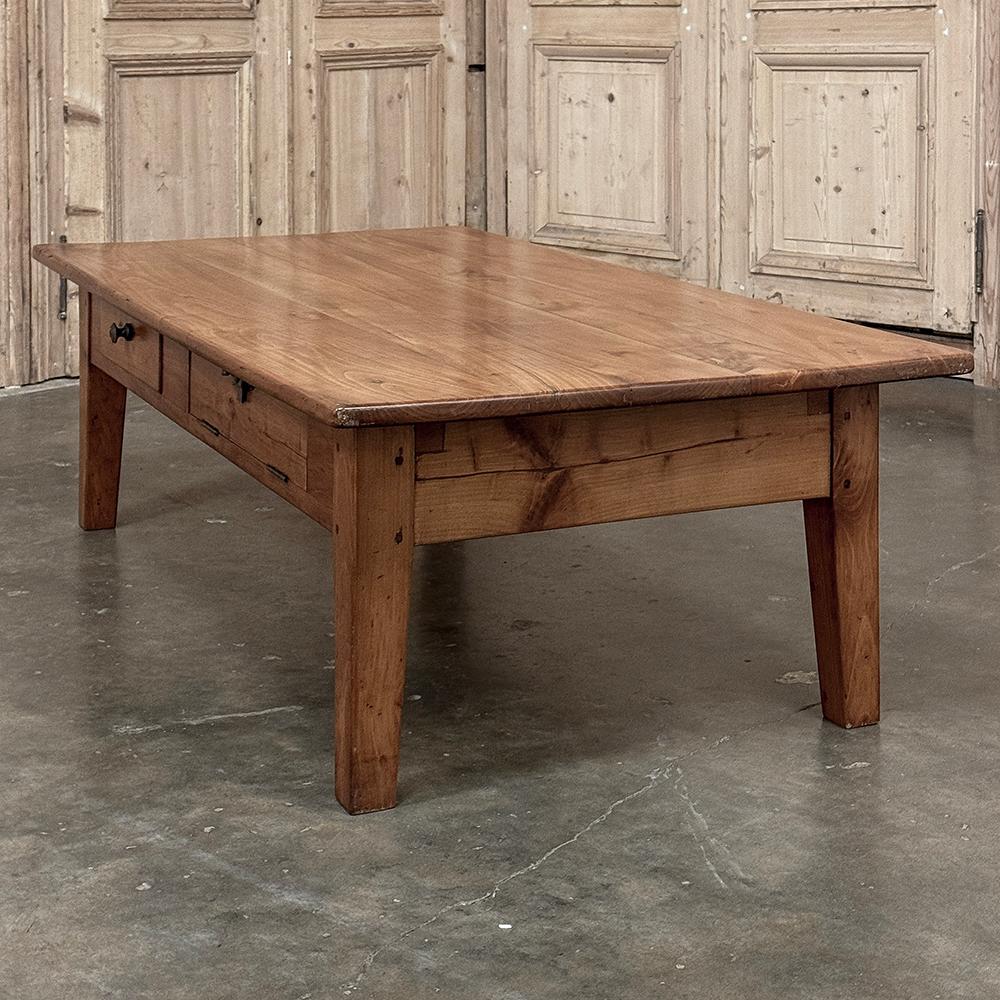 19th Century Rustic County French Pine Coffee Table For Sale 13