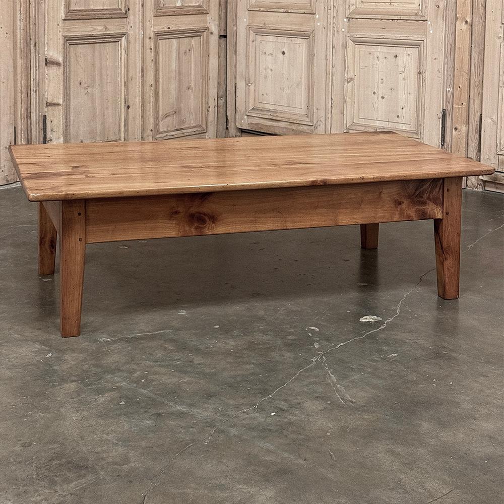 19th Century Rustic County French Pine Coffee Table For Sale 14