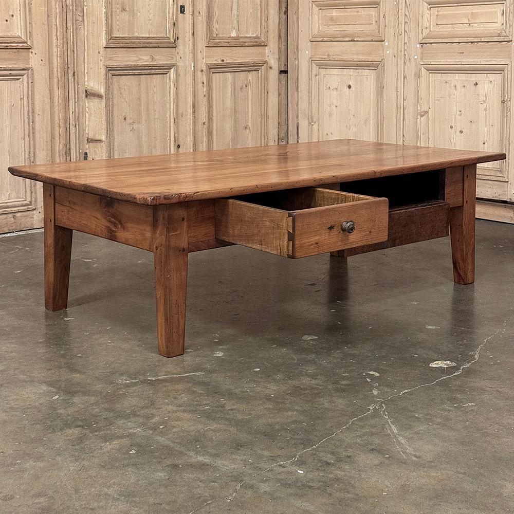 19th Century Rustic County French Pine Coffee Table For Sale 4