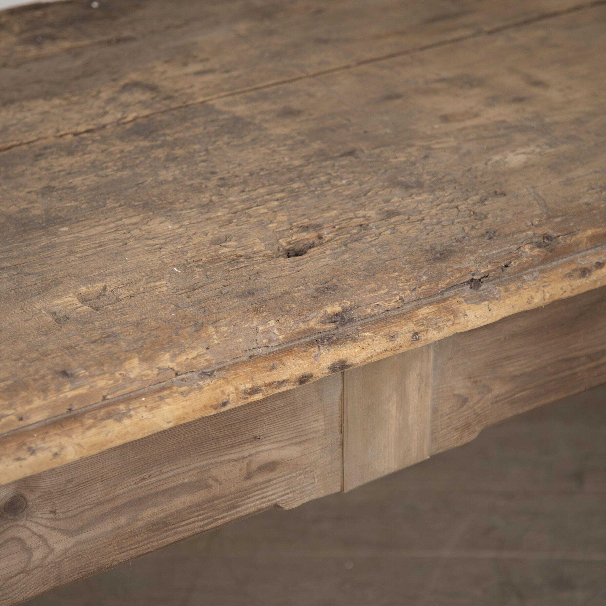 XIXe siècle Table de salle à manger rustique du 19e siècle en vente