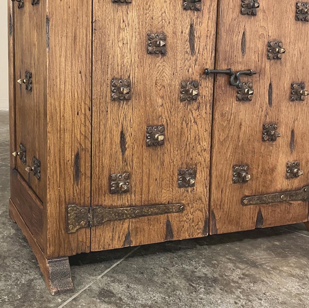 19th Century Rustic Dutch Low Buffet, Credenza For Sale 7