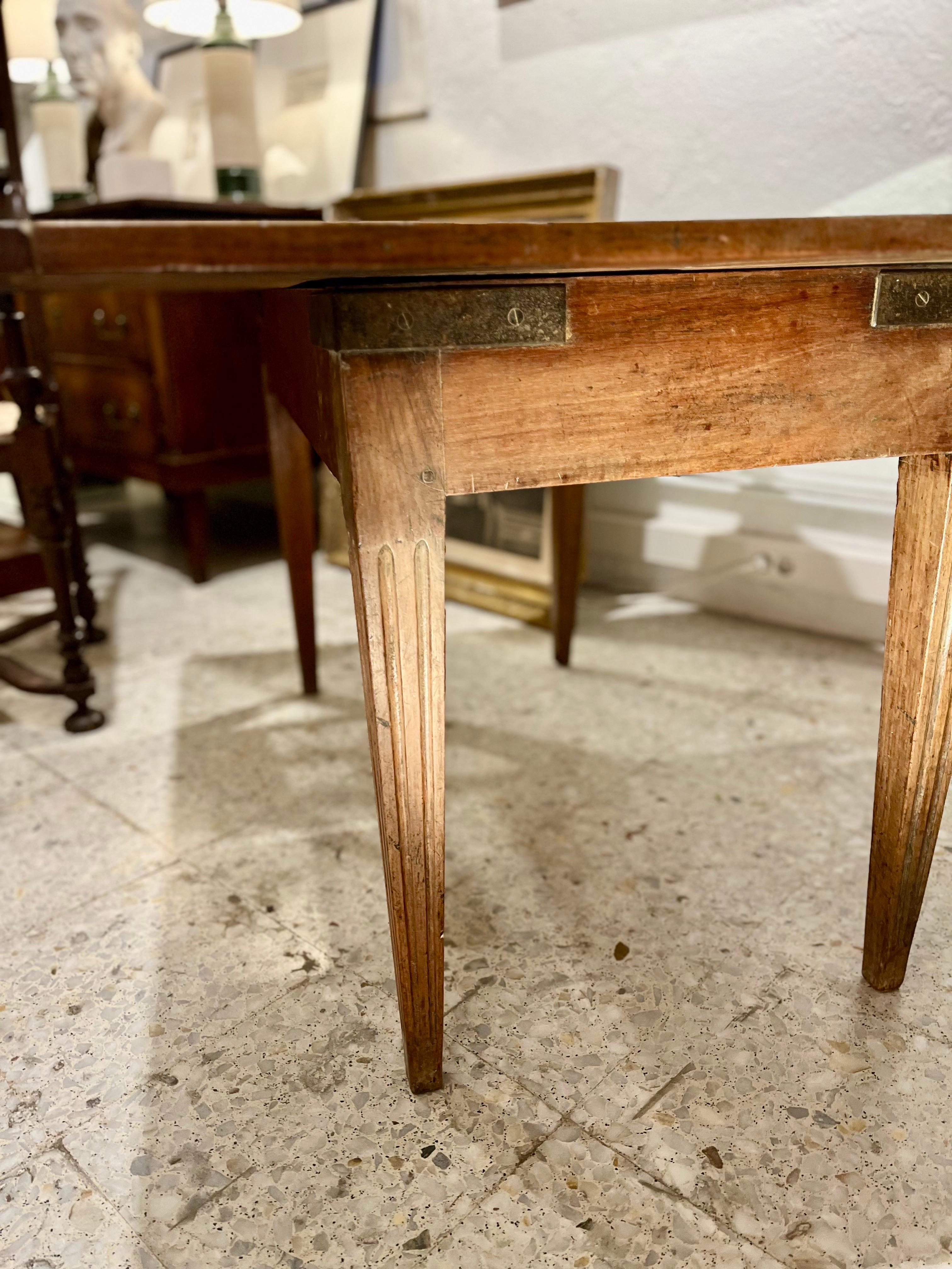 19th Century Rustic Extendable Walnut Table Louis XVI Style For Sale 6