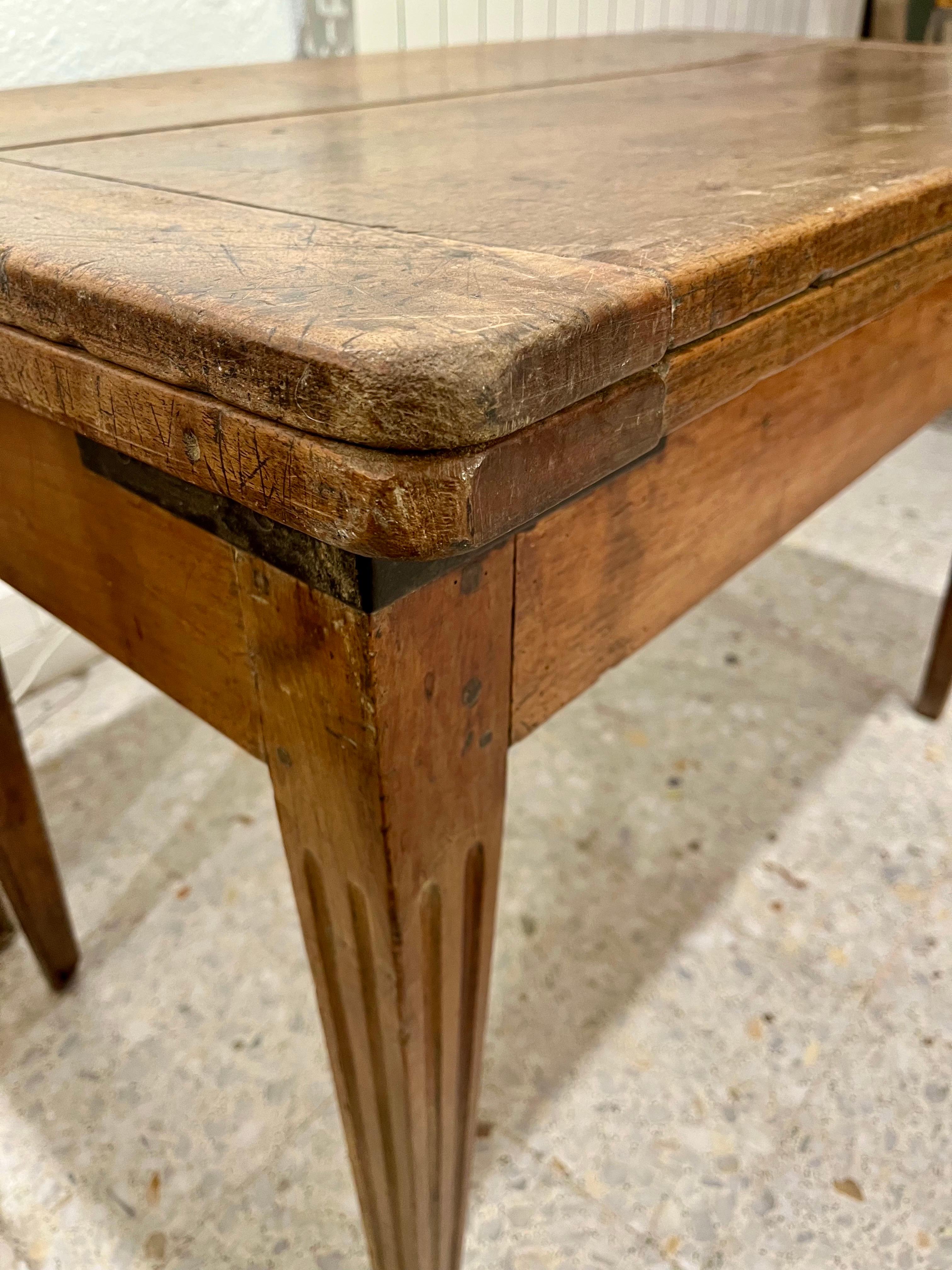 19th Century Rustic Extendable Walnut Table Louis XVI Style For Sale 9