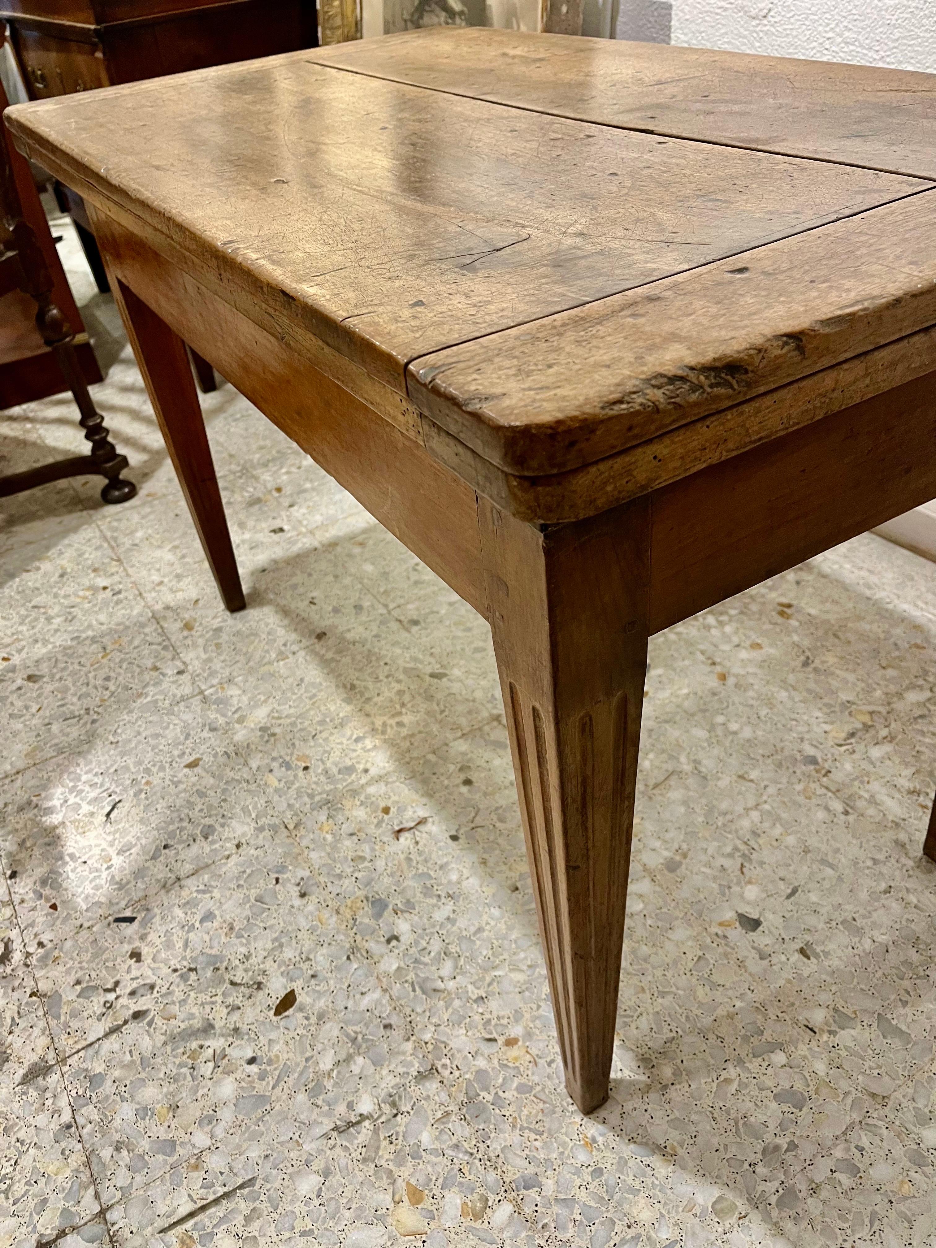 19th Century Rustic Extendable Walnut Table Louis XVI Style For Sale 12