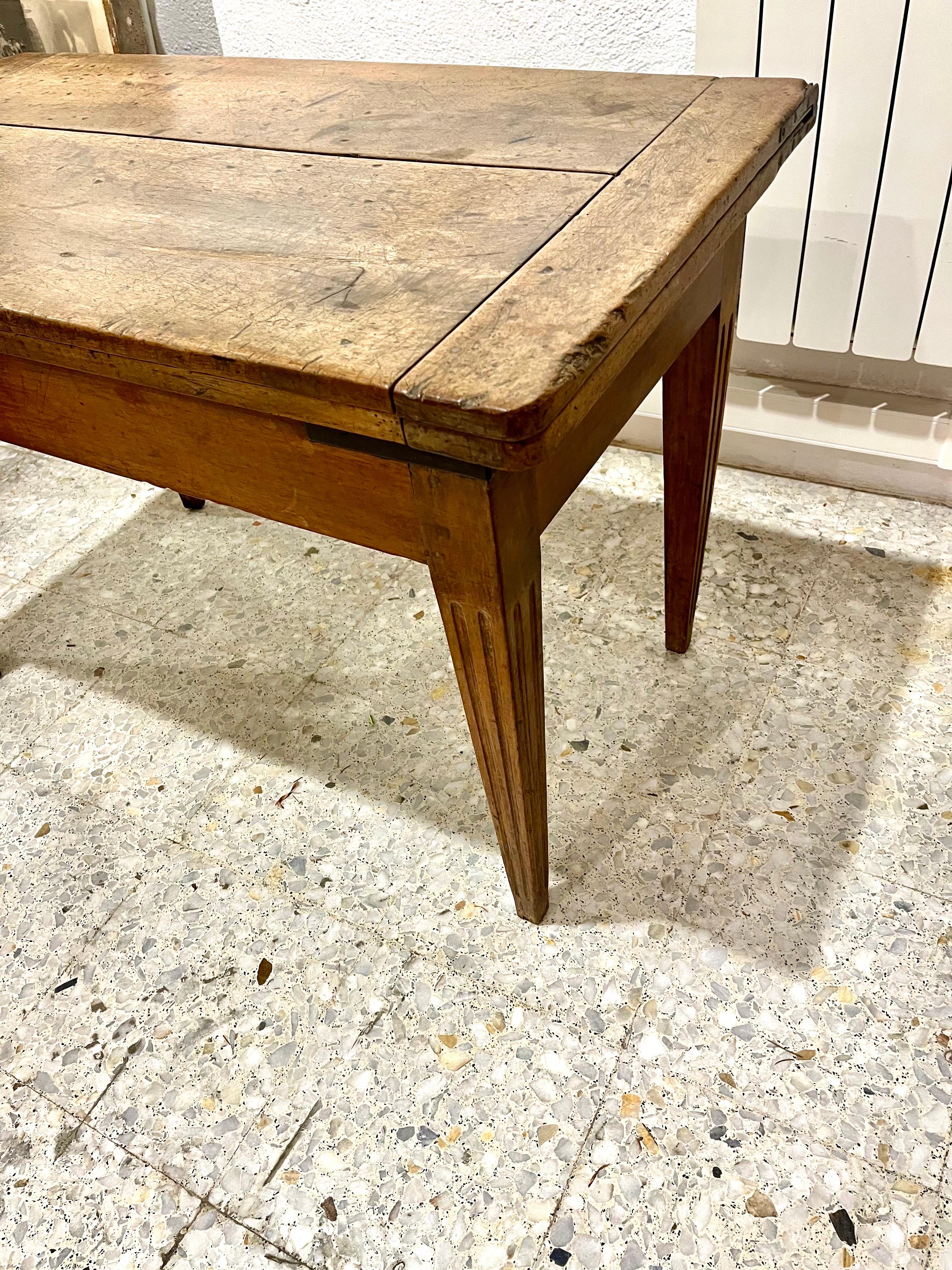 19th Century Rustic Extendable Walnut Table Louis XVI Style For Sale 13