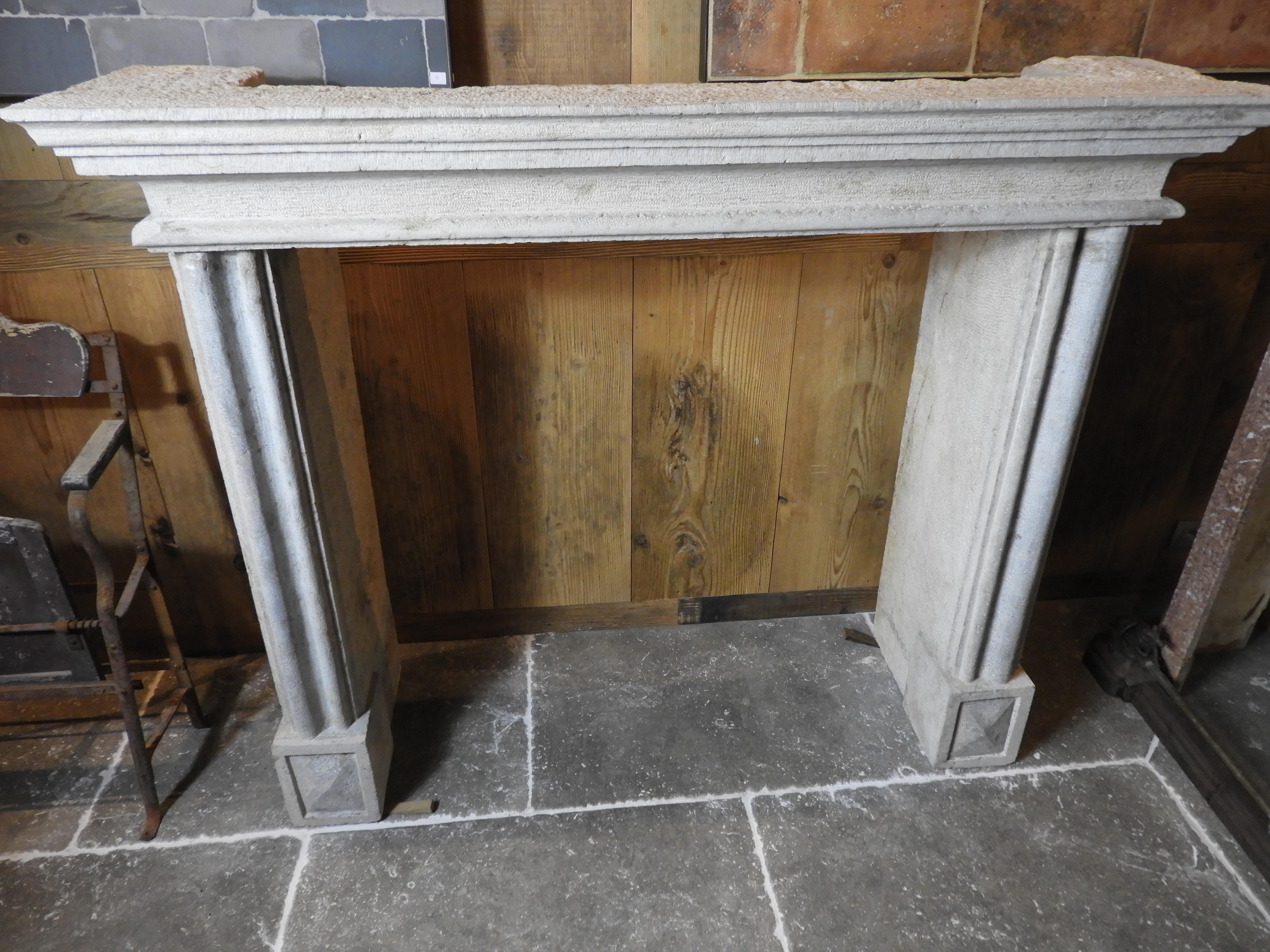 19th Century Rustic Fireplace in Hard French Limestone For Sale 3