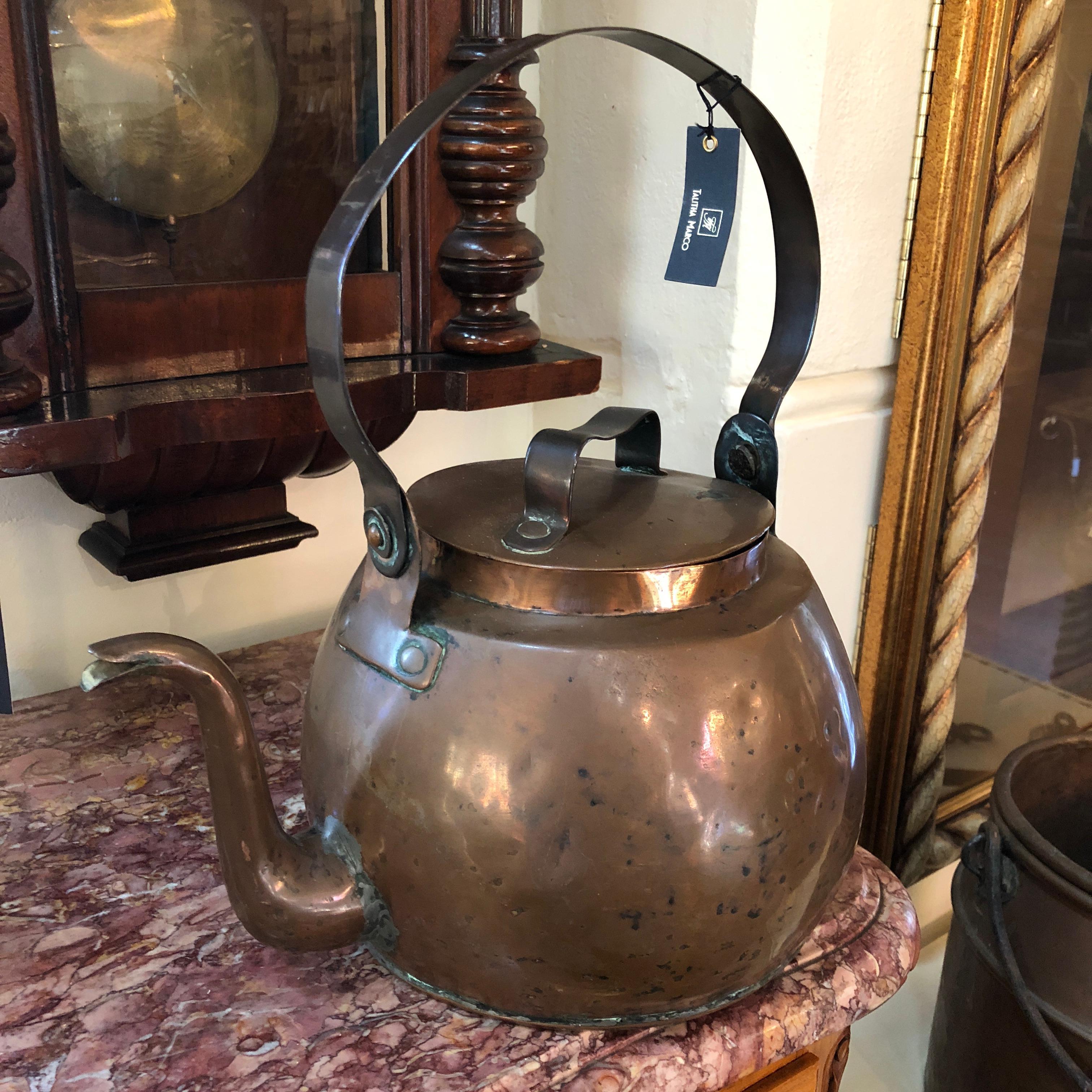 This 19th century French copper kettle is a must have collectable piece for all those kitchenalia collectors out there. Featuring a vert, copper patina with wear and use marks to the outer ‘shell’, this piece would make an exceptional hanging