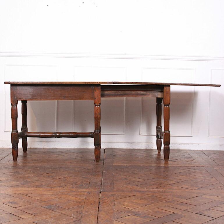 Oak 19th Century Rustic French Extending Farm Table