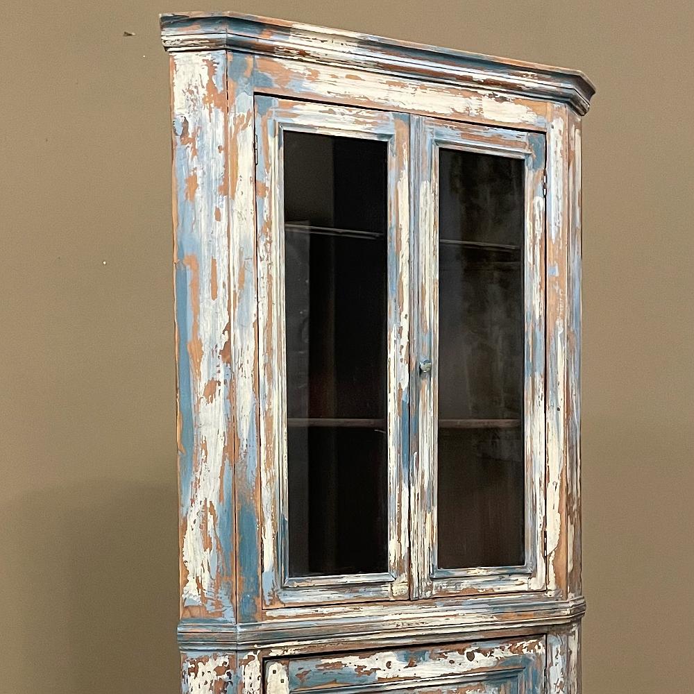 19th Century Rustic French Painted Corner Cabinet For Sale 2