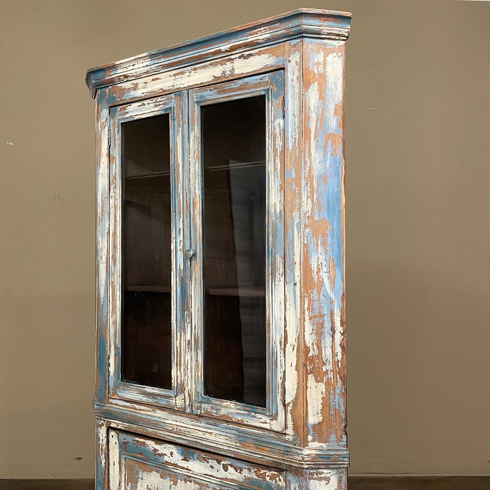 19th Century Rustic French Painted Corner Cabinet For Sale 4